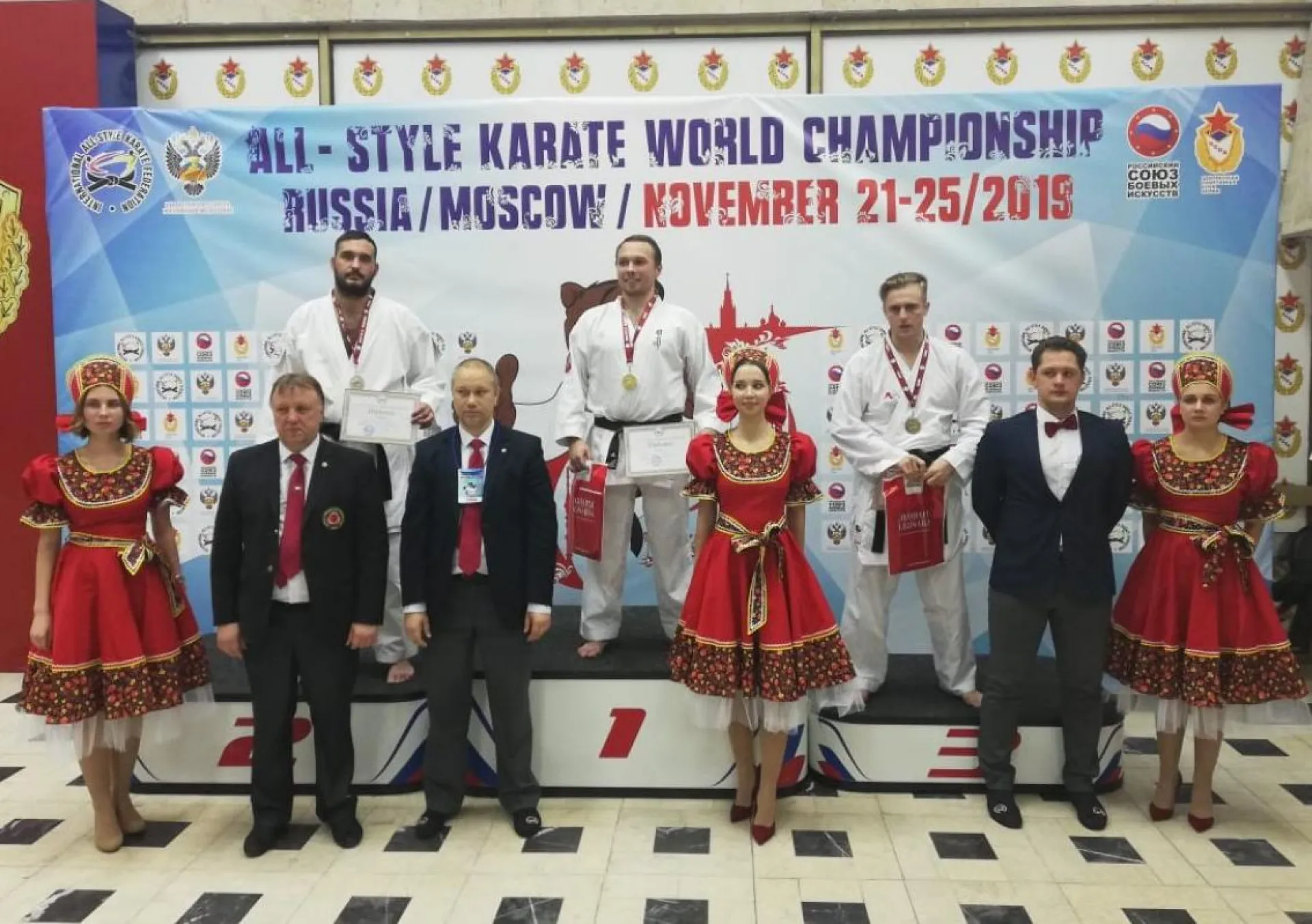 Барнаульские спортсмены стали призерами первого чемпионата мира по всестилевому карате Барнаульские спортсмены стали призерами первого чемпионата мира по всестилевому карате