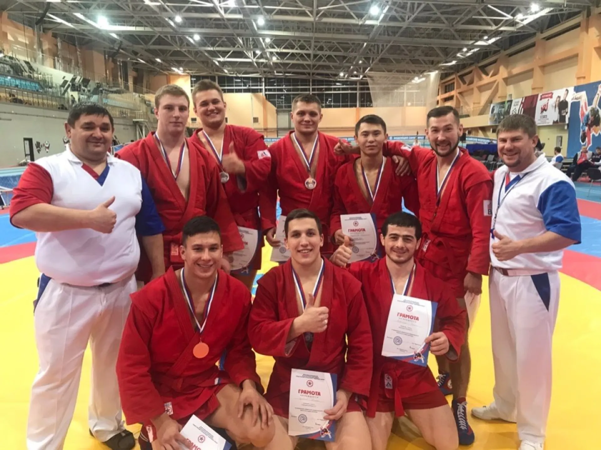 37 медалей завоевали алтайские спортсмены на чемпионате и первенстве Сибири по самбо