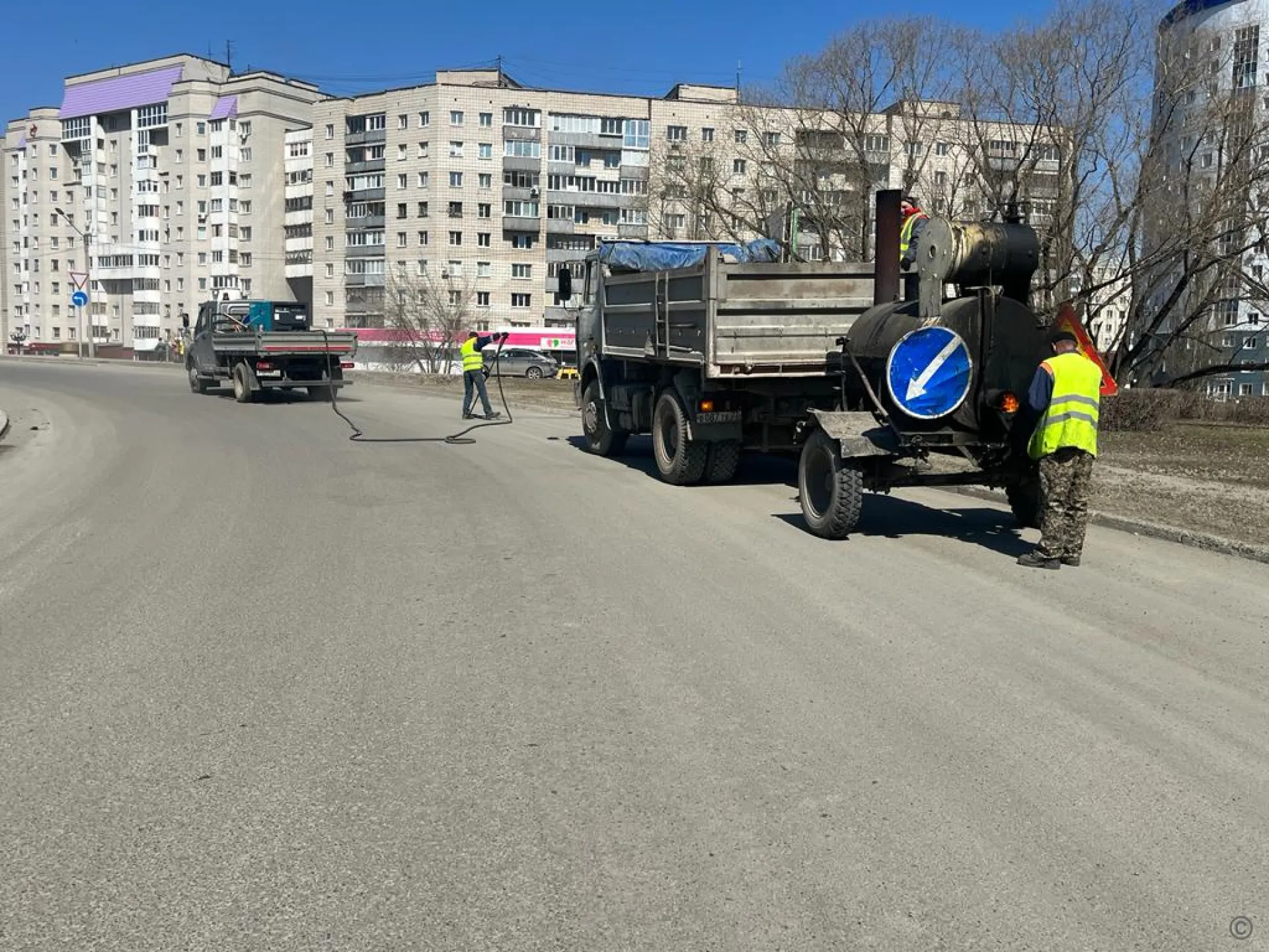 Подрядчики приступили к ремонту дорог в Барнауле