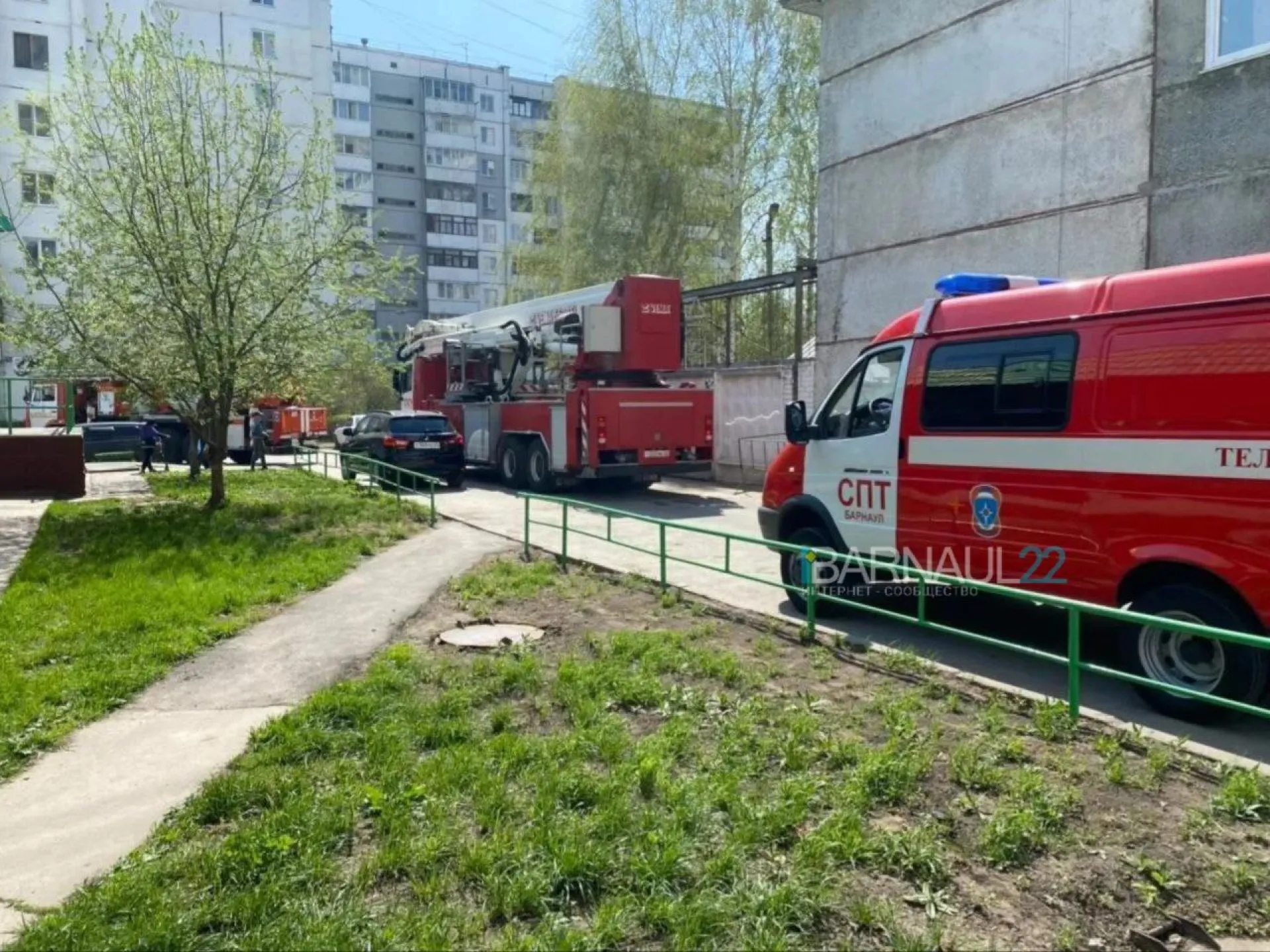 В Барнауле загорелась квартира В Барнауле загорелась квартира