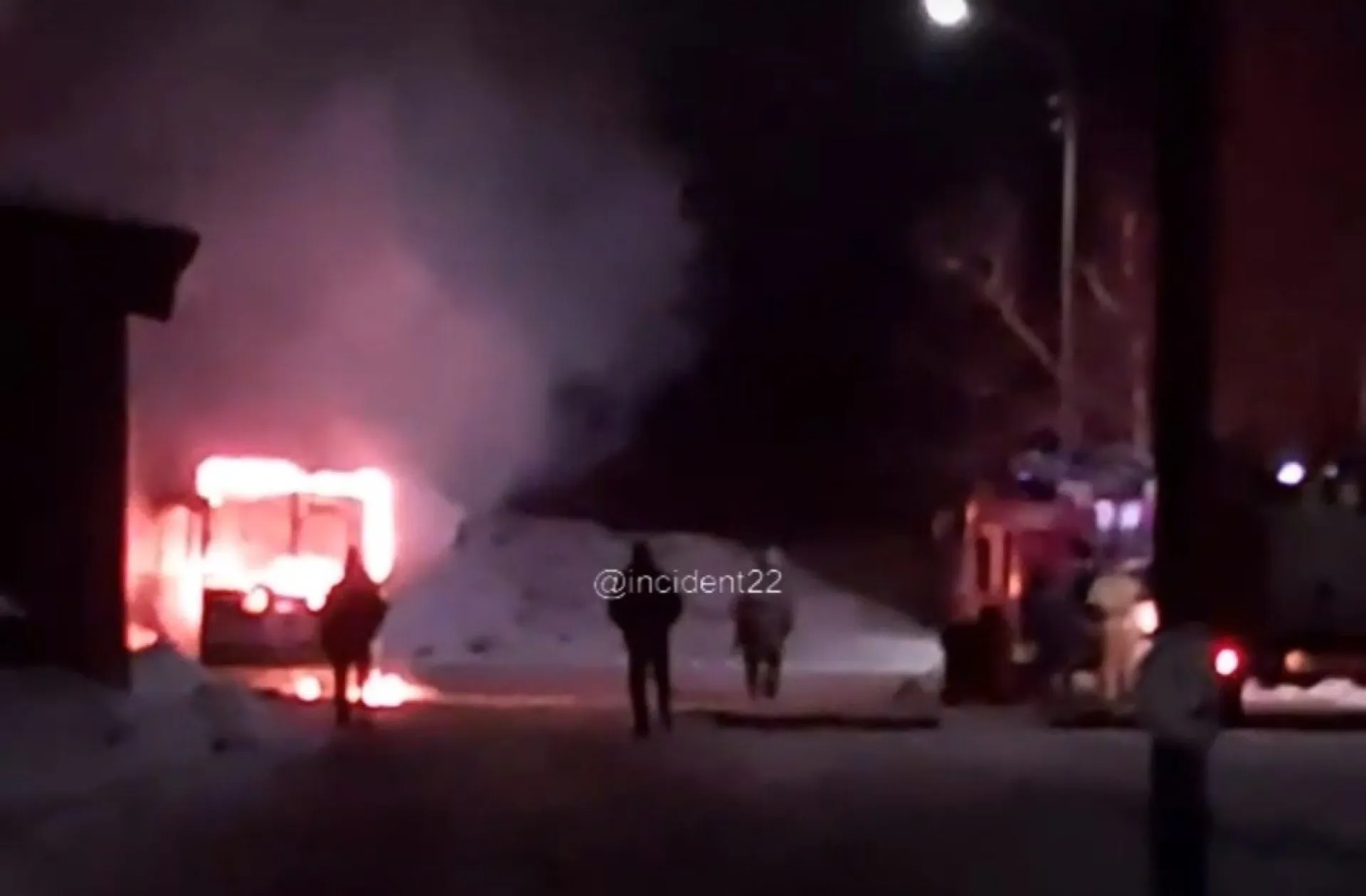 Автобус сгорел в Барнауле Автобус сгорел в Барнауле