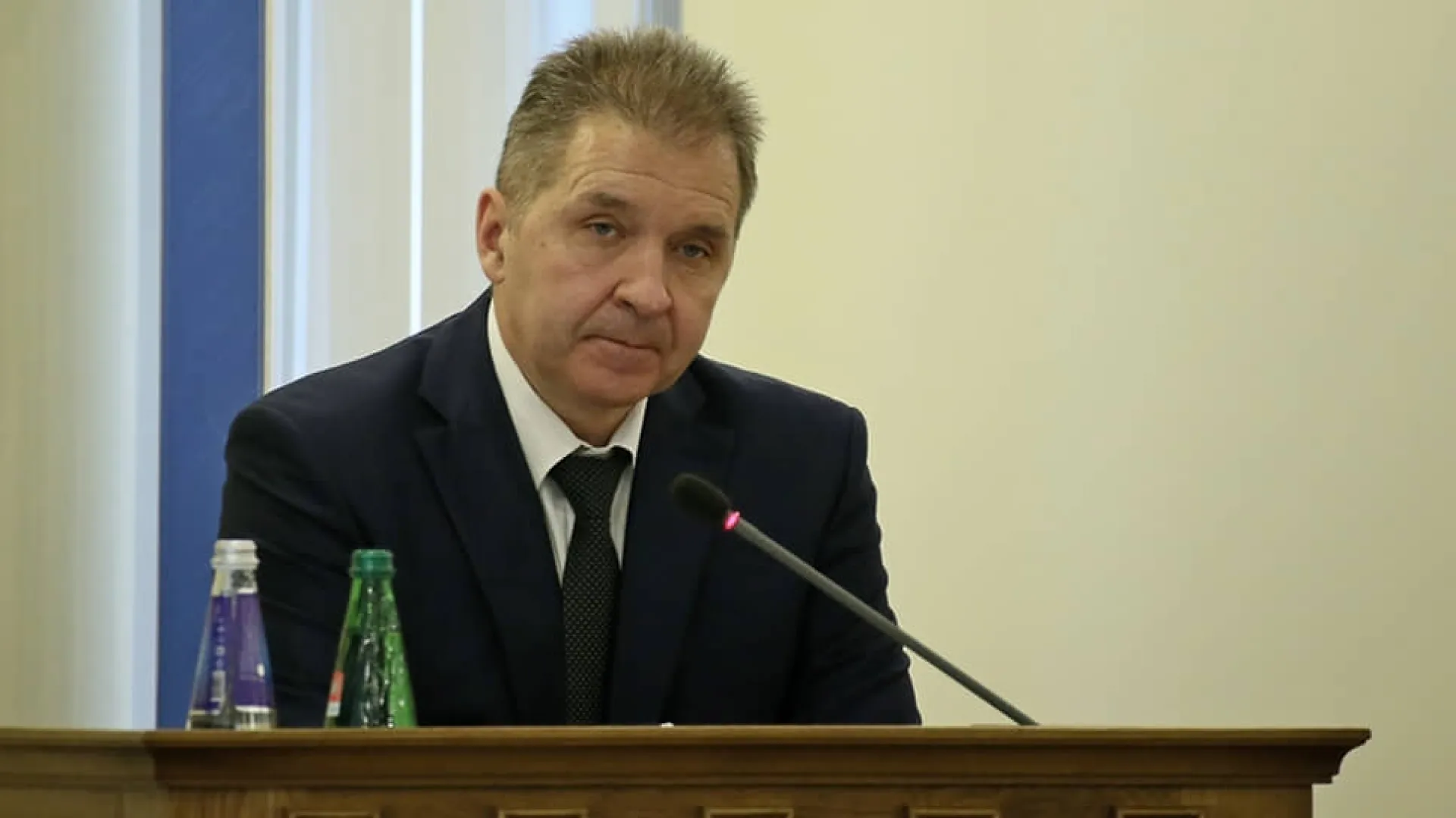 Экс-управделами губернатора Алтайского края смягчили меру пресечения из-за здоровья