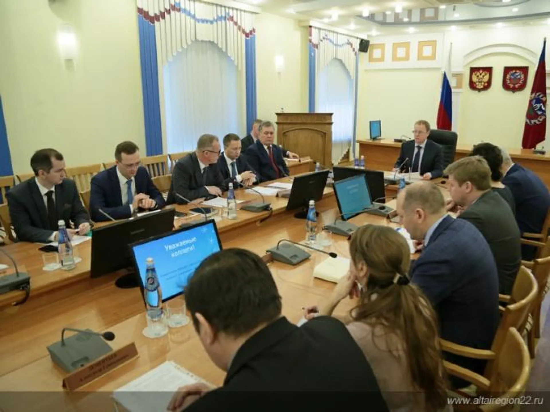Губернатор Виктор Томенко поручил организовать бесперебойную работу систем жизнеобеспечения в Алтайском крае в новогодние праздники