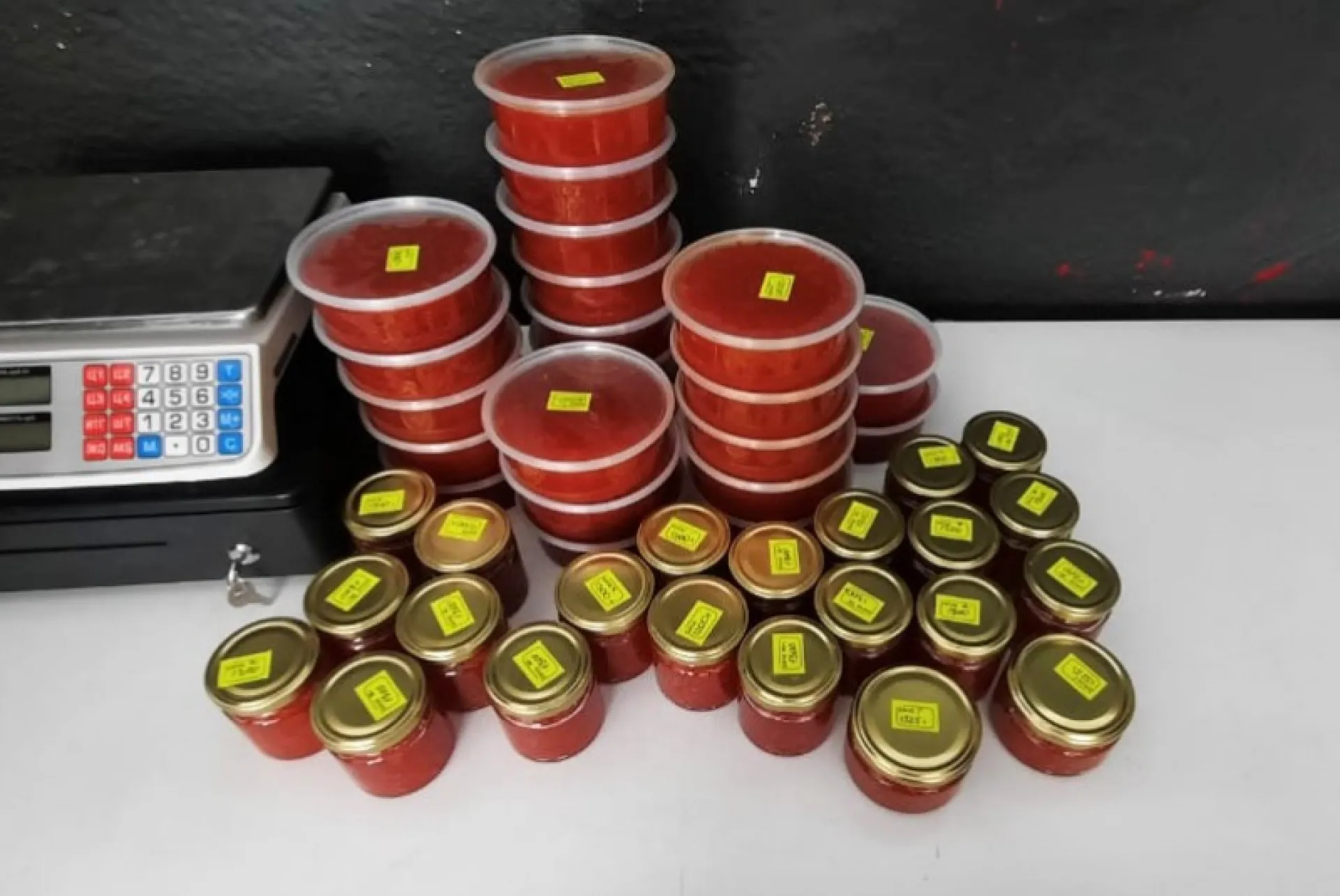 Жительница Бийска незаконно продавала морепродукты