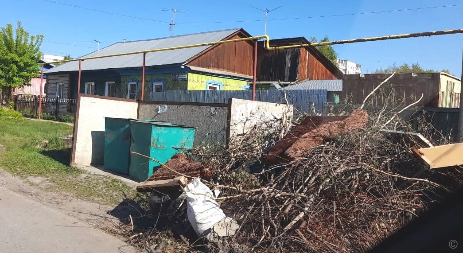 Состояние контейнерных площадок проверили в Барнауле