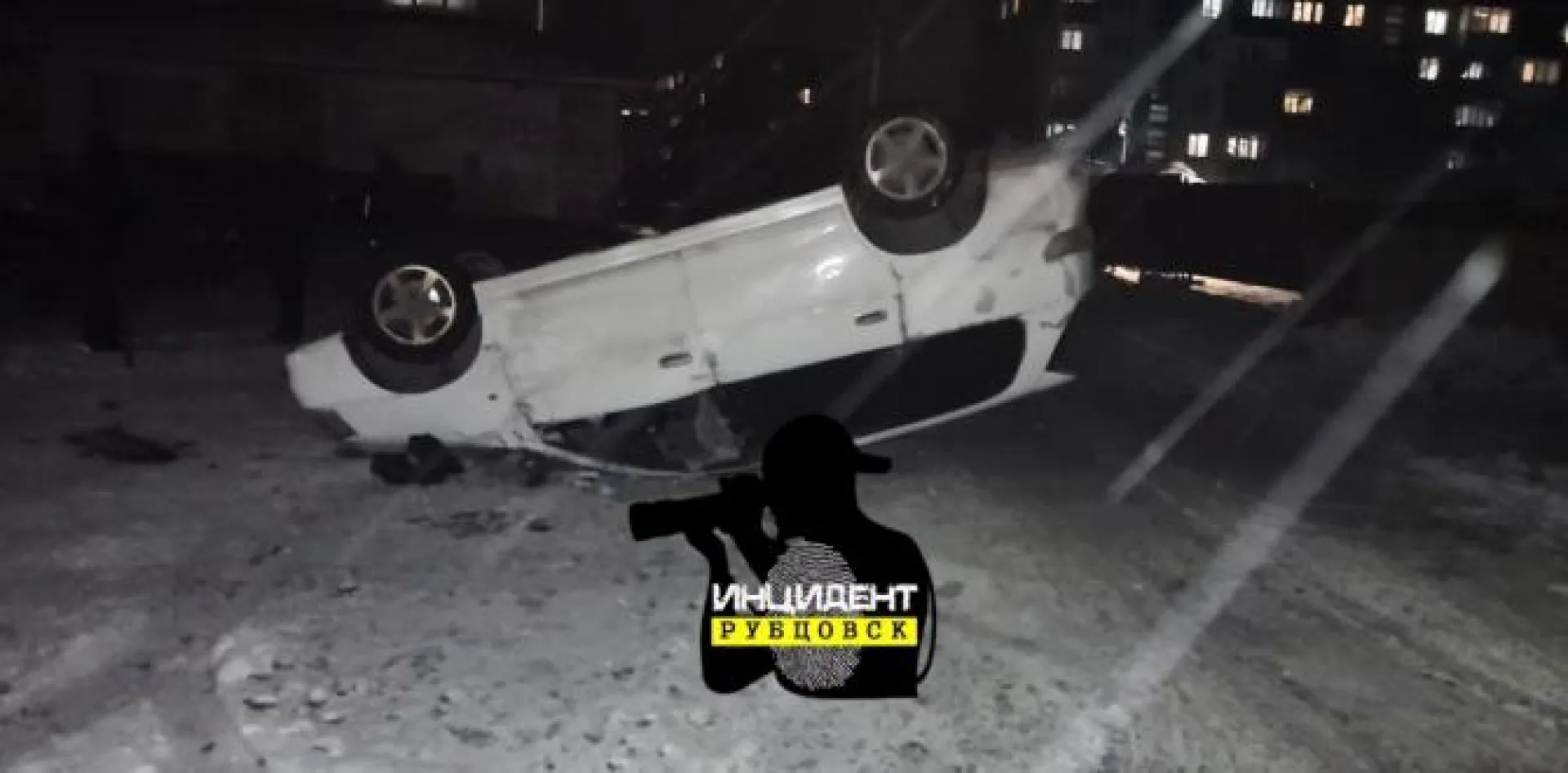Пьяный водитель «поставил» автомобиль на крышу в Алтайском крае Пьяный водитель «поставил» автомобиль на крышу в Алтайском крае