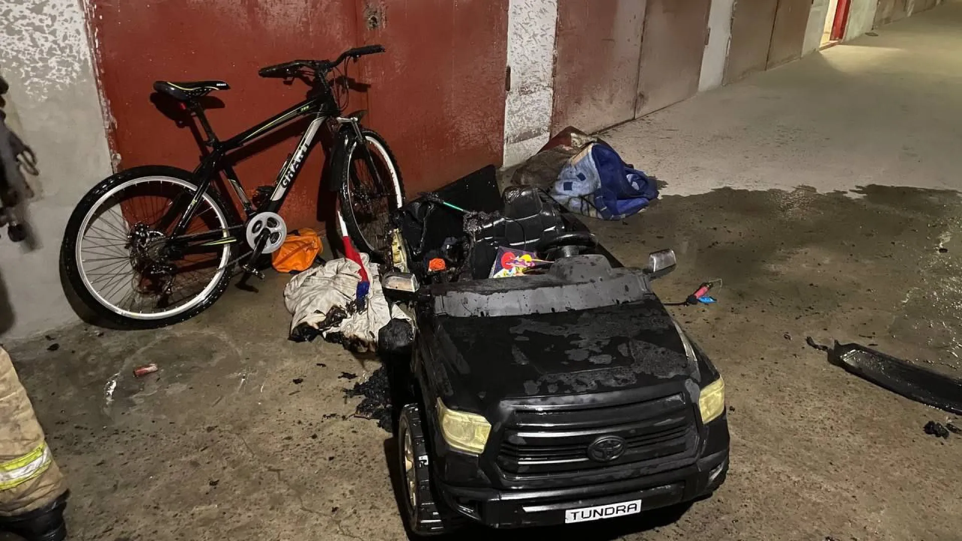 В Барнауле загорелся детский электромобиль 