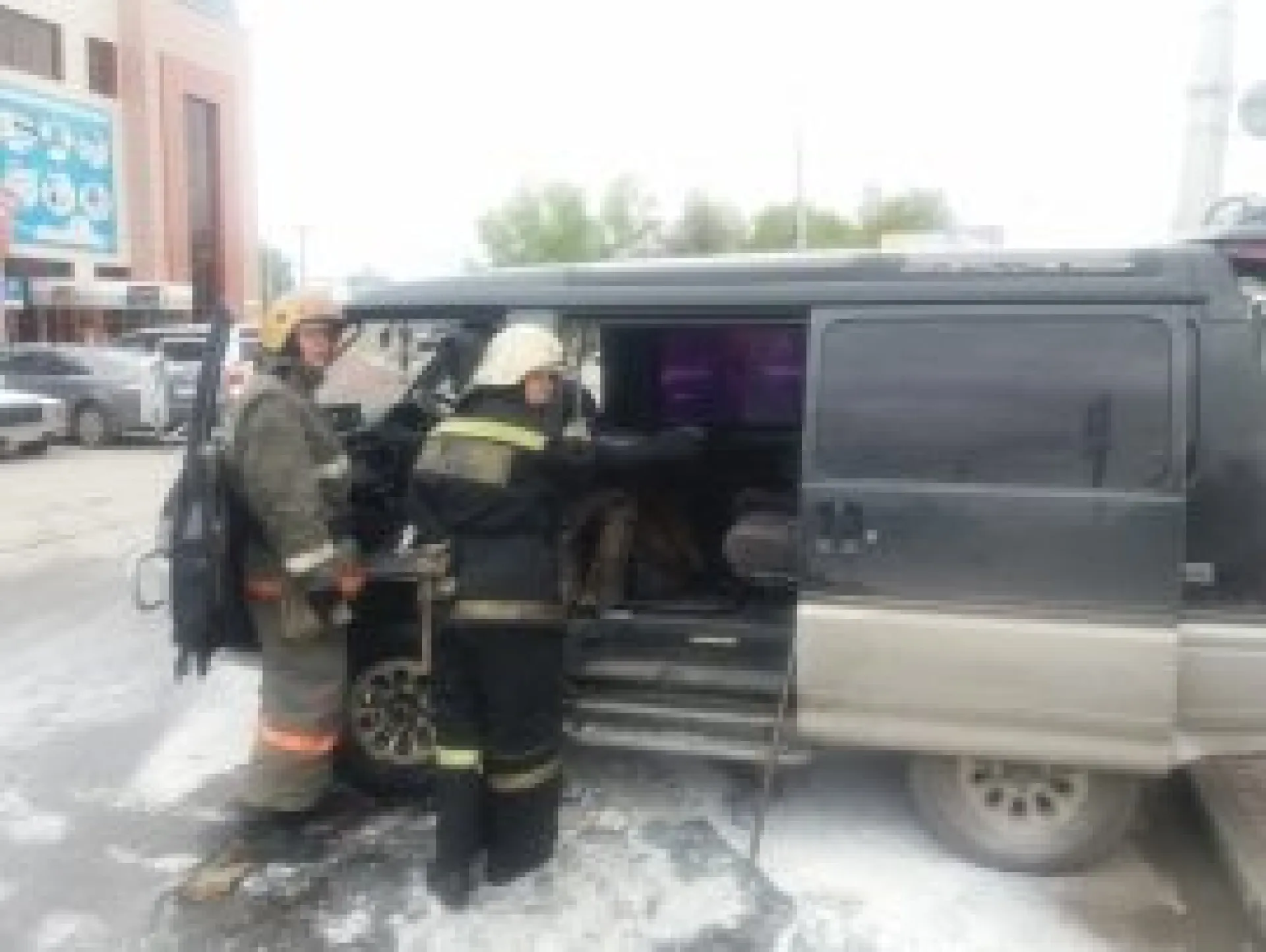 Возгорание в автомобиле удалось ликвидировать до приезда пожарных 
