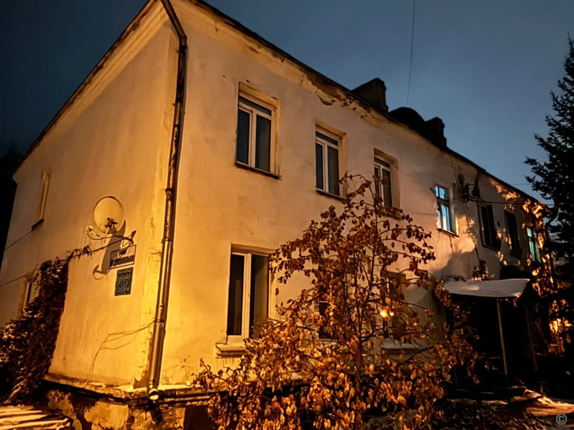 Потолок обрушился в квартире жилого дома в Барнауле 