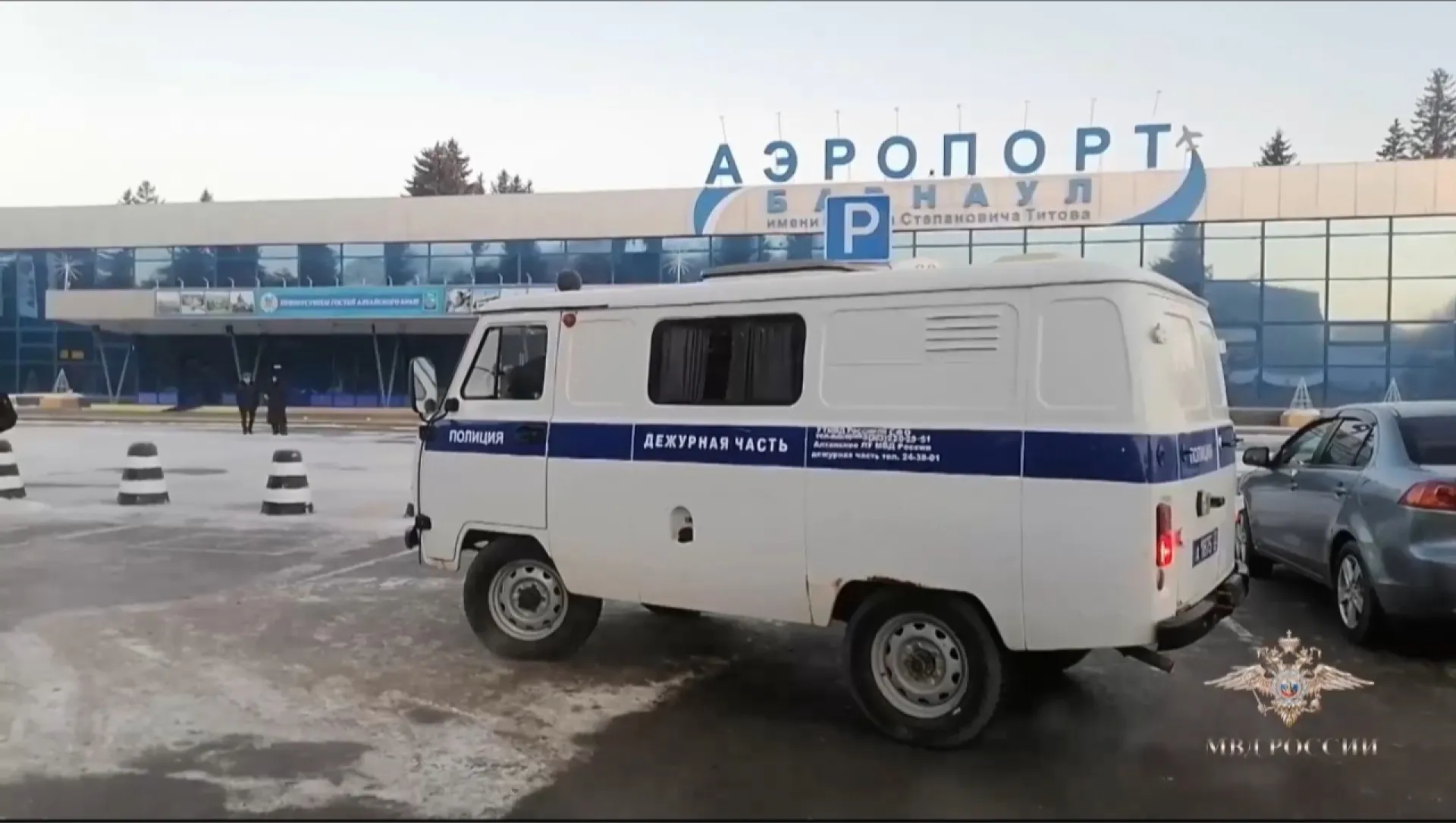 Пьяный пассажир ударил бортпроводника самолёта рейса «Москва – Барнаул»
