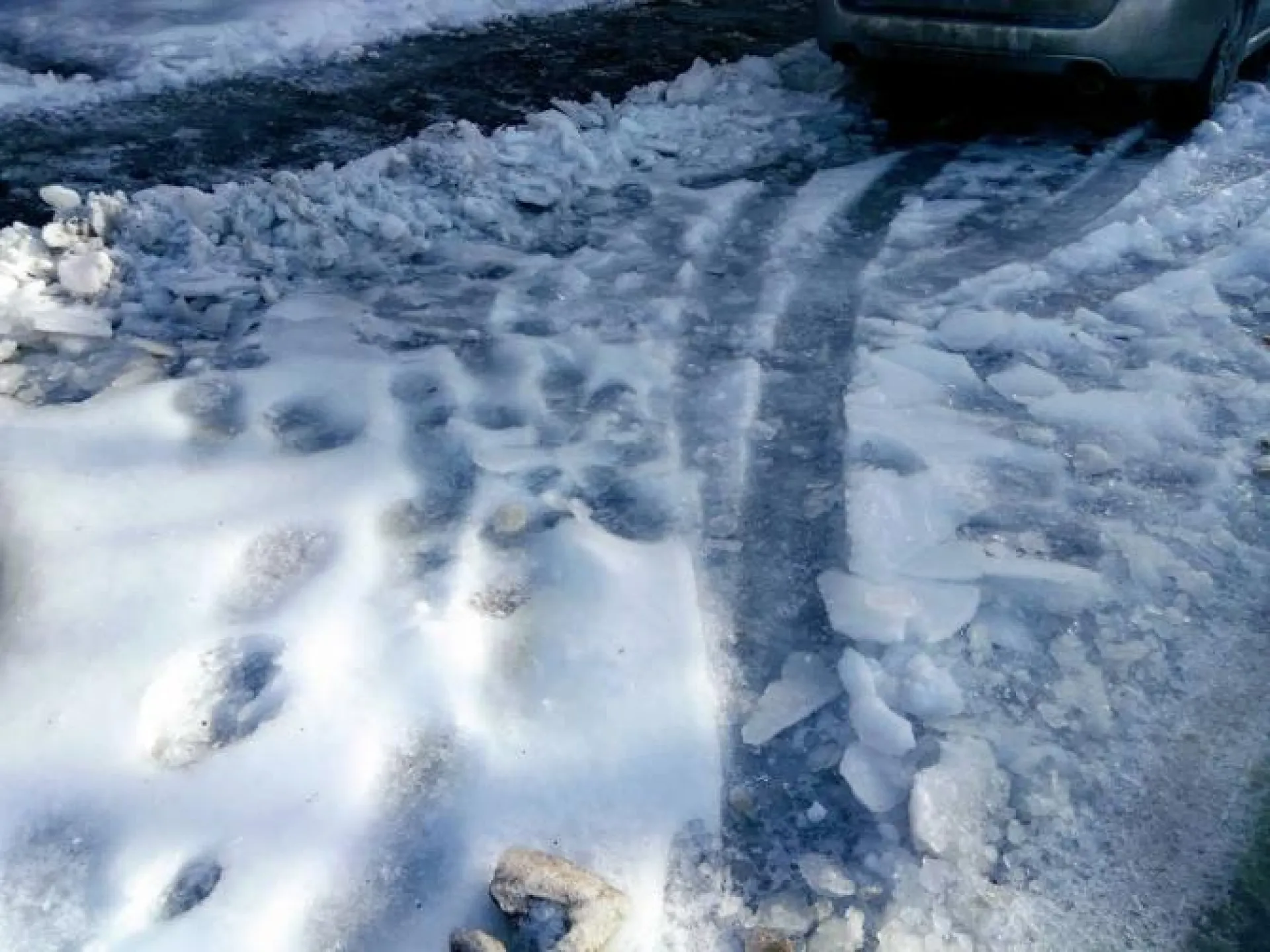 Движение транспорта изменили из-за коммунальной аварии в Барнауле