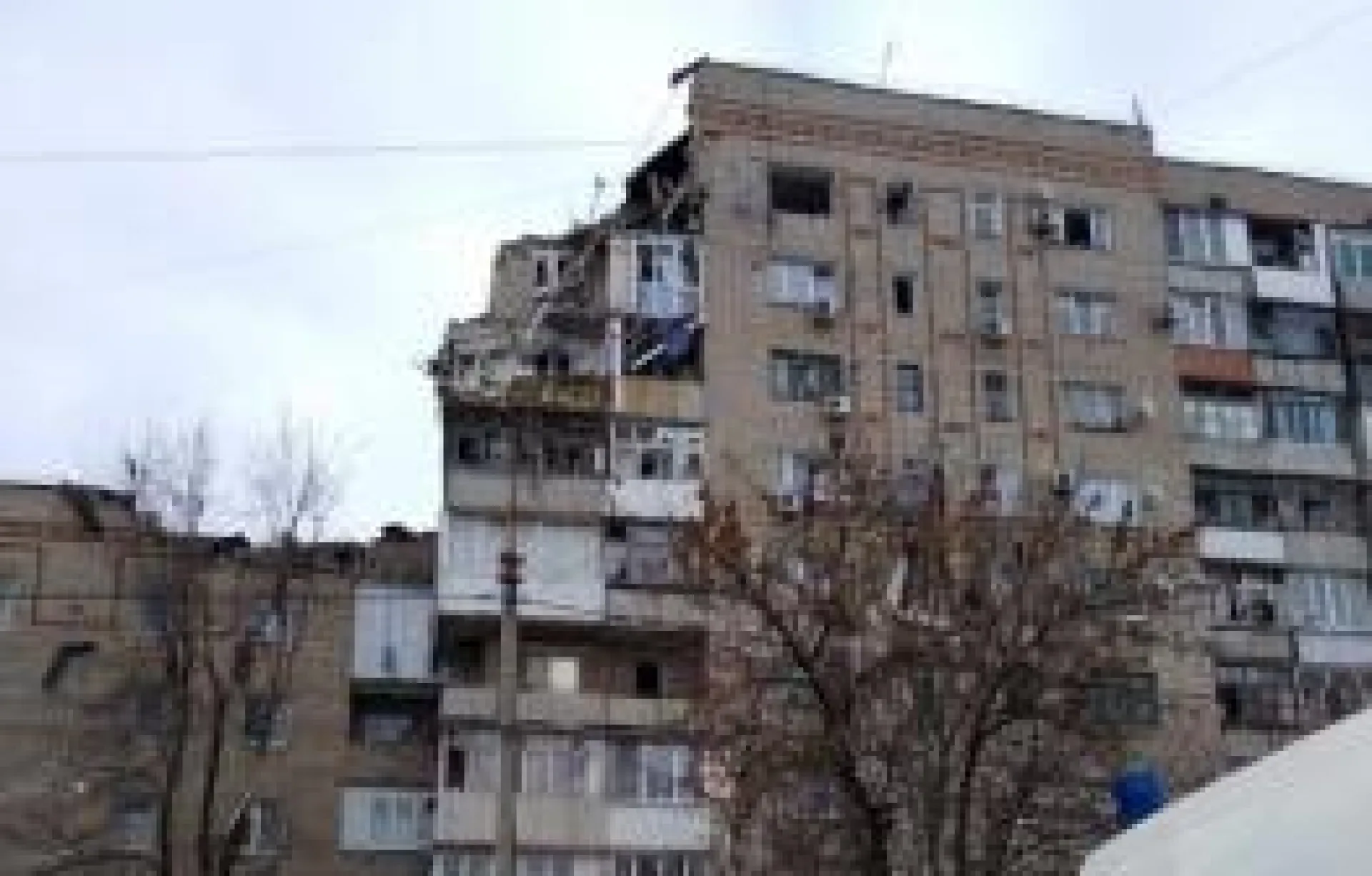 Вторую погибшую при взрыве дома в Шахтах нашли спасатели Вторую погибшую при взрыве дома в Шахтах нашли спасатели