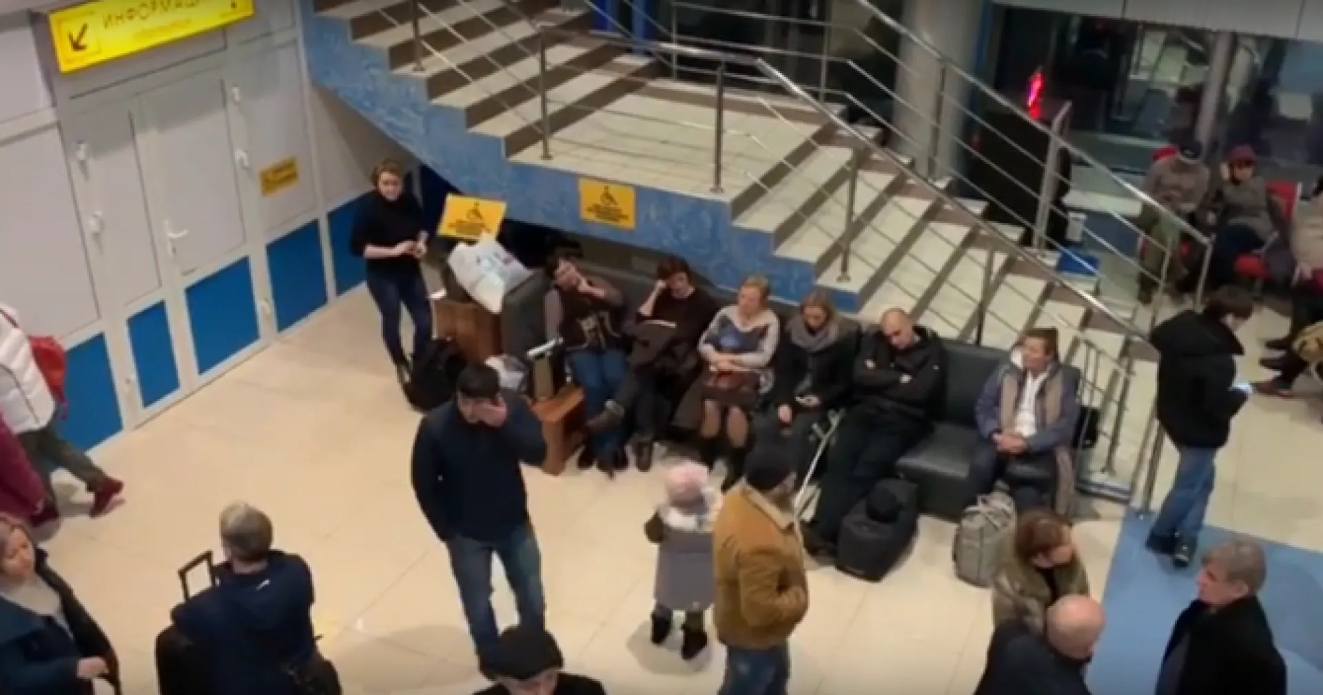 Из-за тумана аэропорт Барнаула не принимает самолеты Из-за тумана аэропорт Барнаула не принимает самолеты