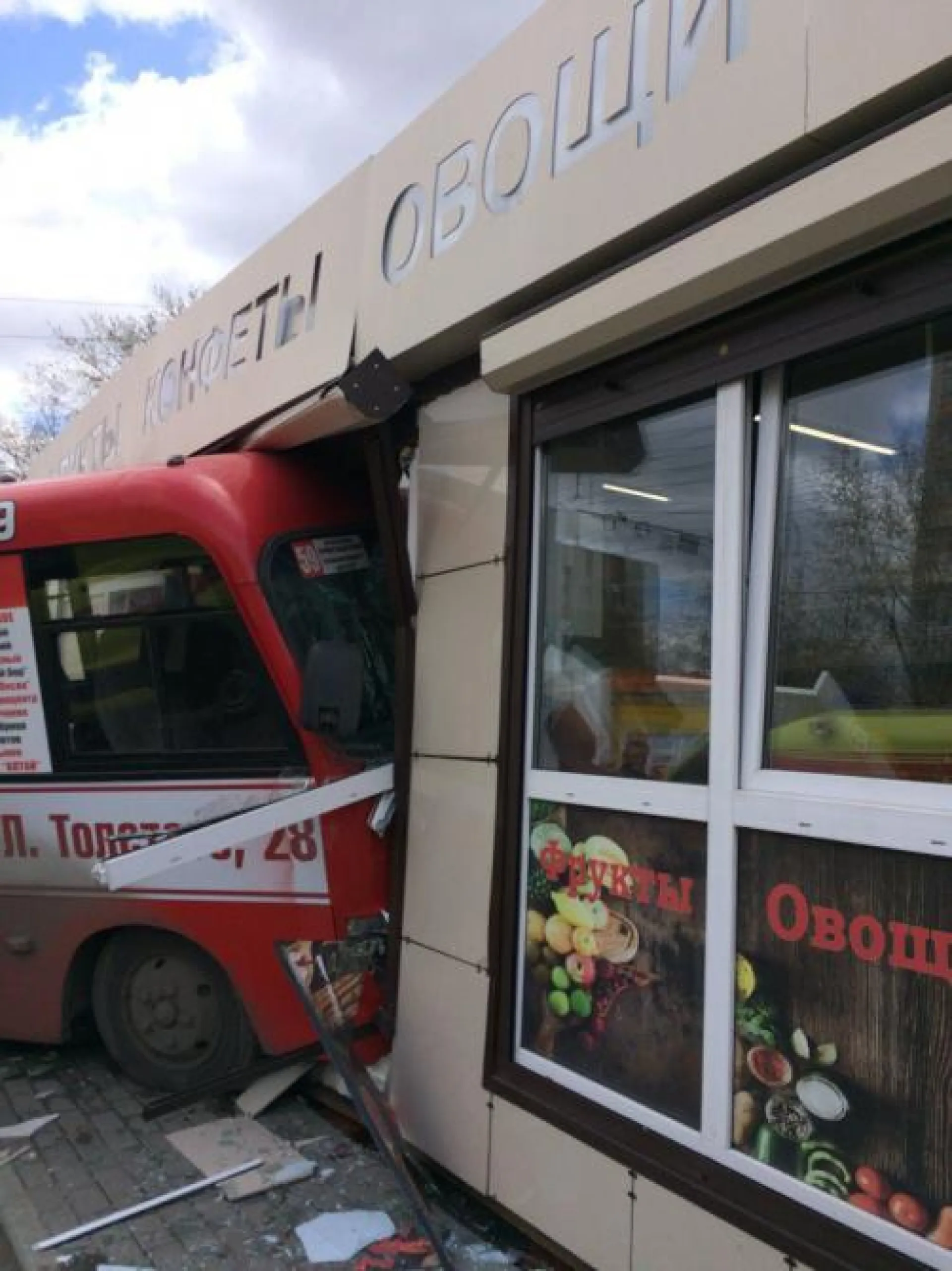 Следователи начали проверку по факту ДТП с маршруткой в Барнауле