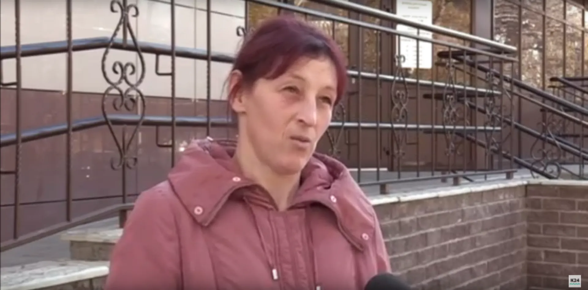 Мать пострадавшей в Калманской школе девочки пообщалась с журналистами 