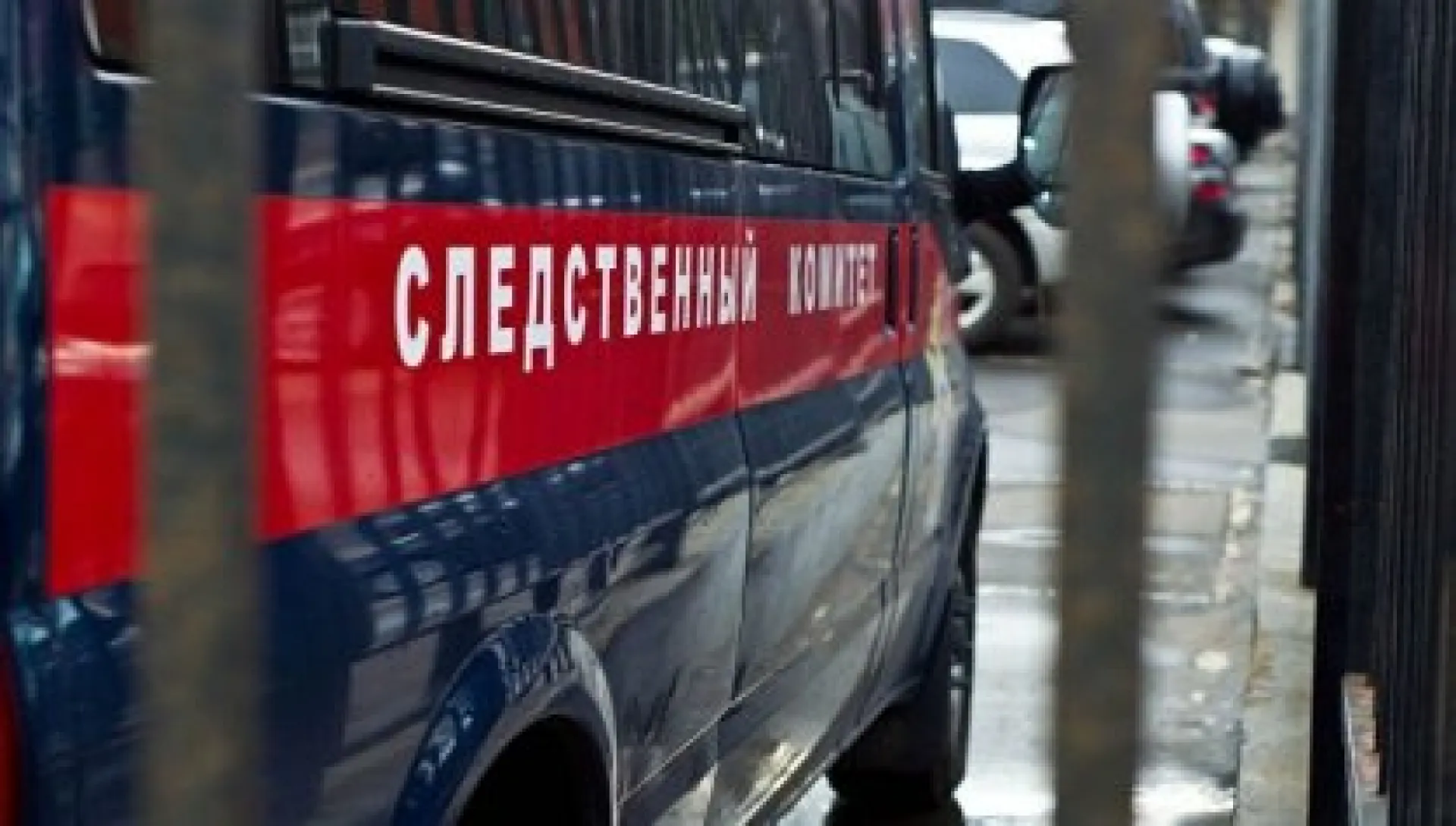 Следком проверит барнаульскую школу, в которой не помогли ученику с больной ногой