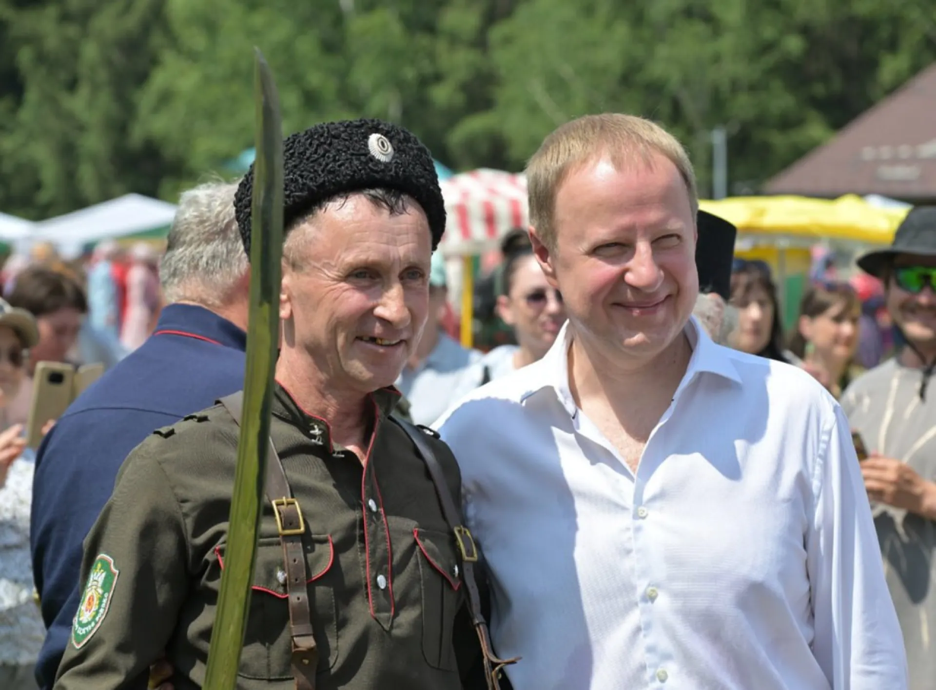 Губернатор Алтайского края посетил фестиваль «День России на Бирюзовой Катуни»