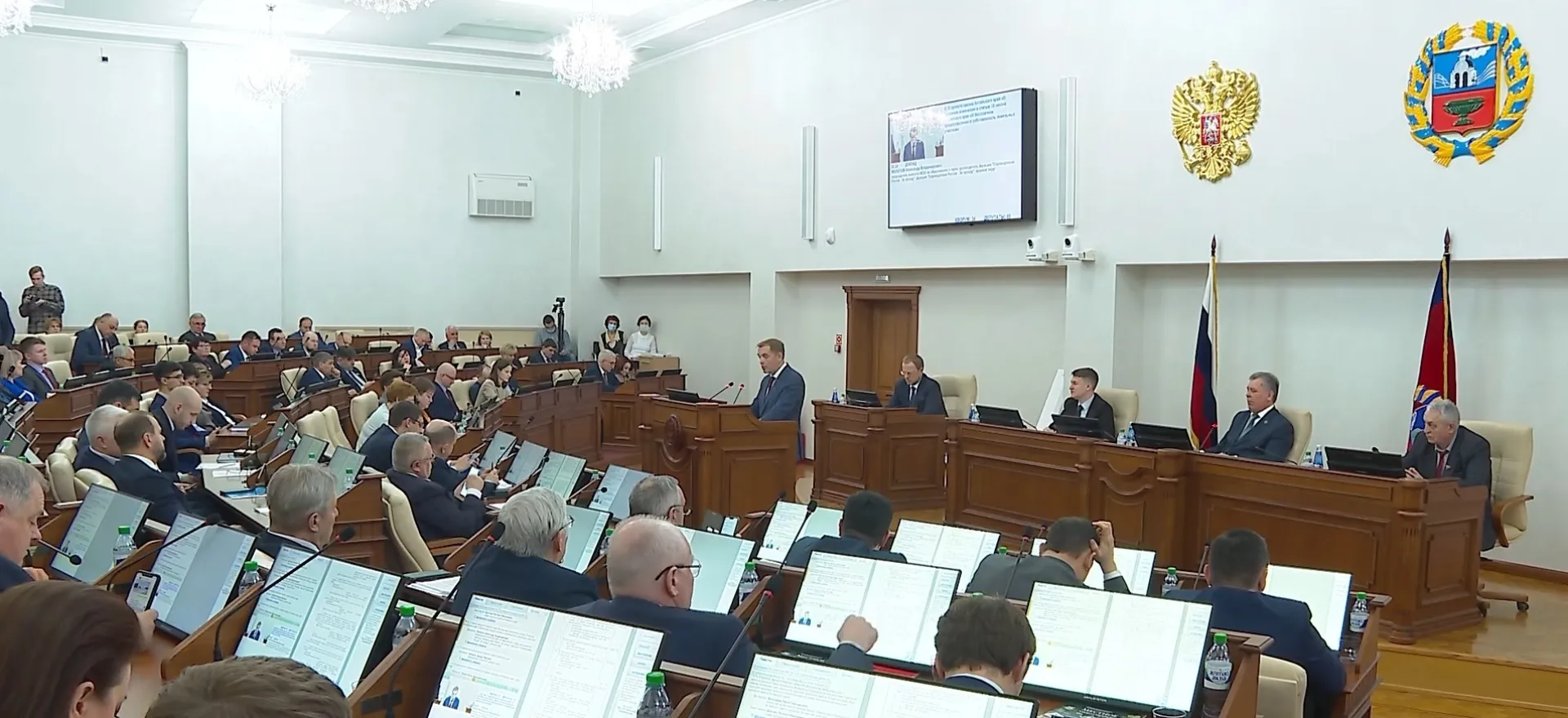 Депутаты АКЗС отчитались о своих доходах за 2021 год