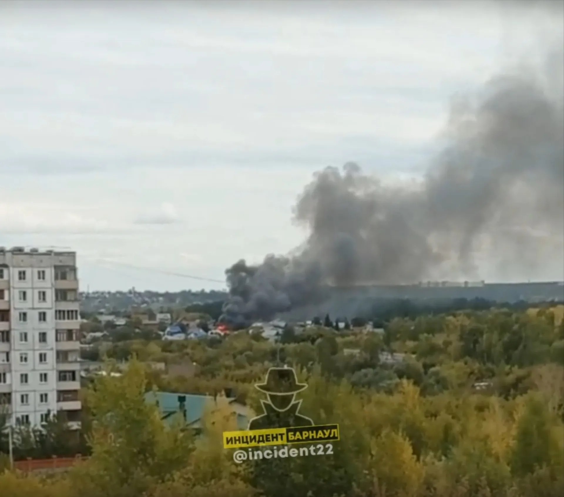 Крупный пожар потушили в Барнауле
