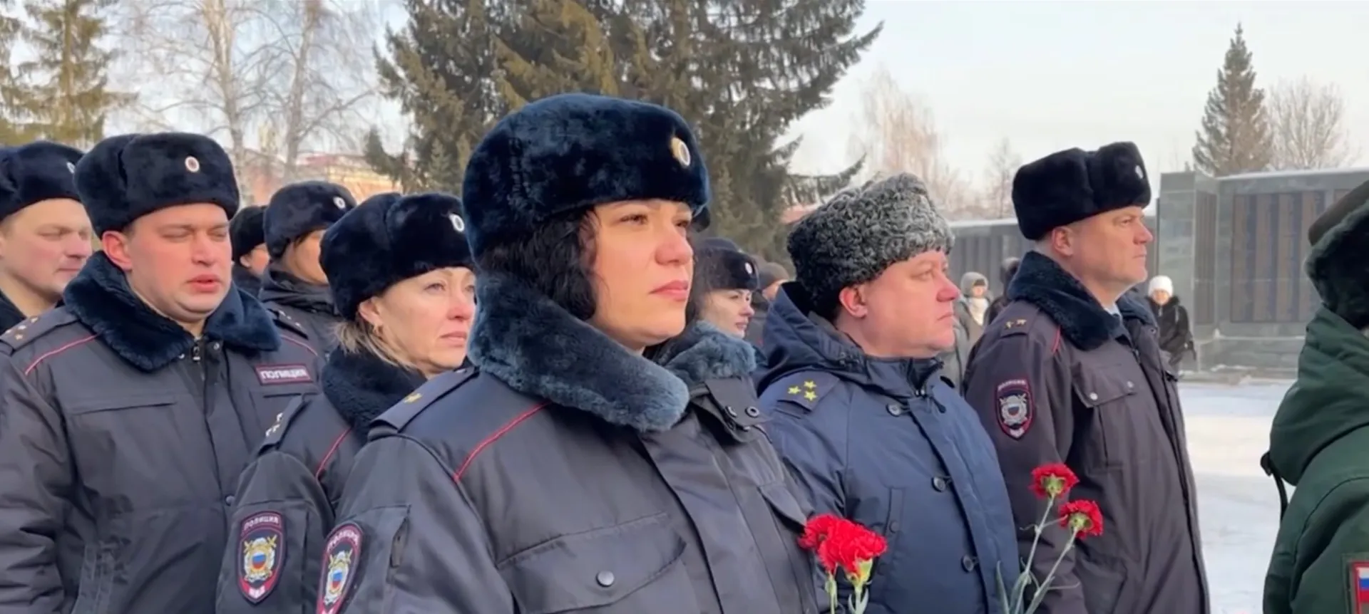 Бийские полицейские почтили память погибших в блокаде жителей Ленинграда