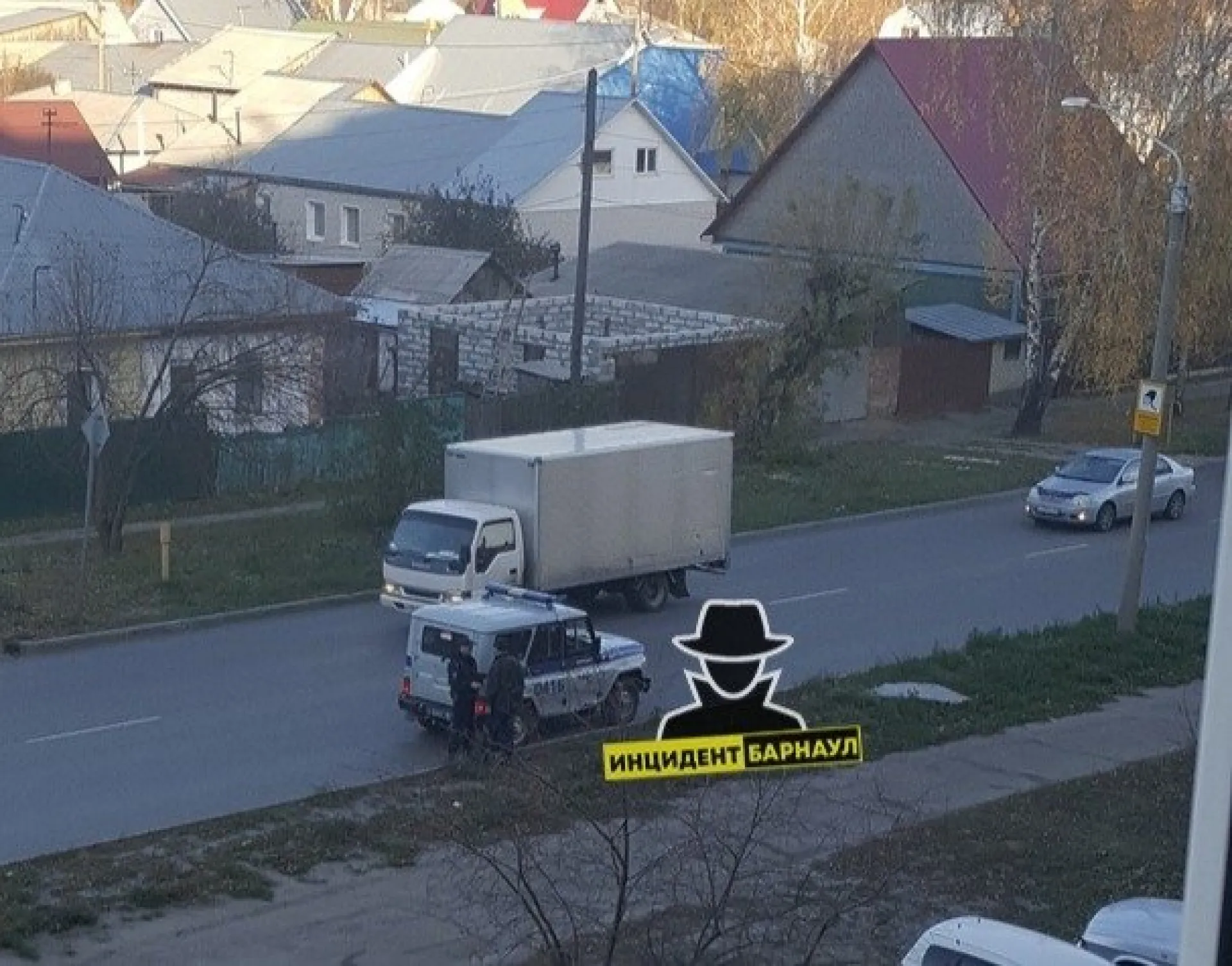 Нетрезвый мужчина устроил дебош на дороге в Барнауле Нетрезвый мужчина устроил дебош на дороге в Барнауле
