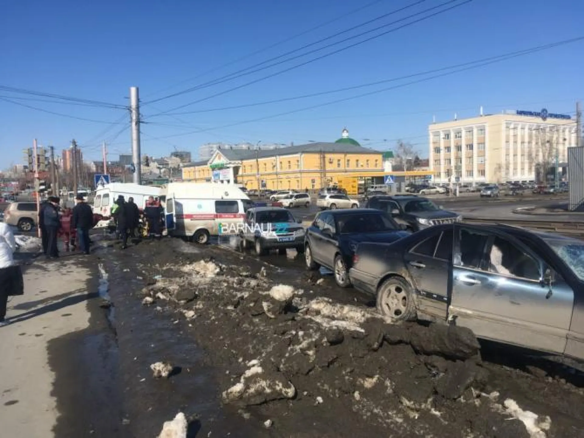 Соцсети: пешехода сбили в Барнауле Соцсети: пешехода сбили в Барнауле