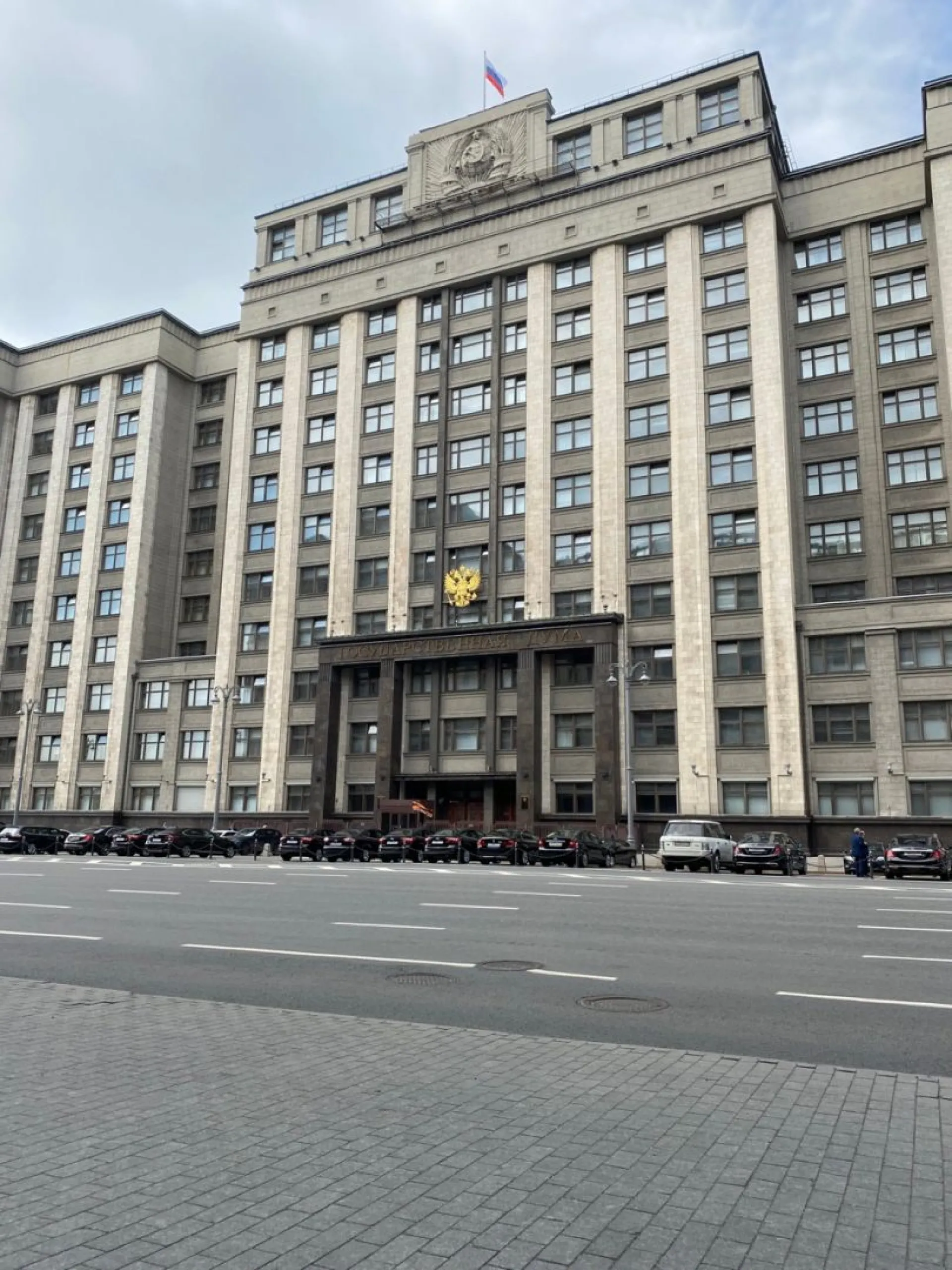 Депутаты не хотят поднимать нижнюю границу призывного возраста в РФ