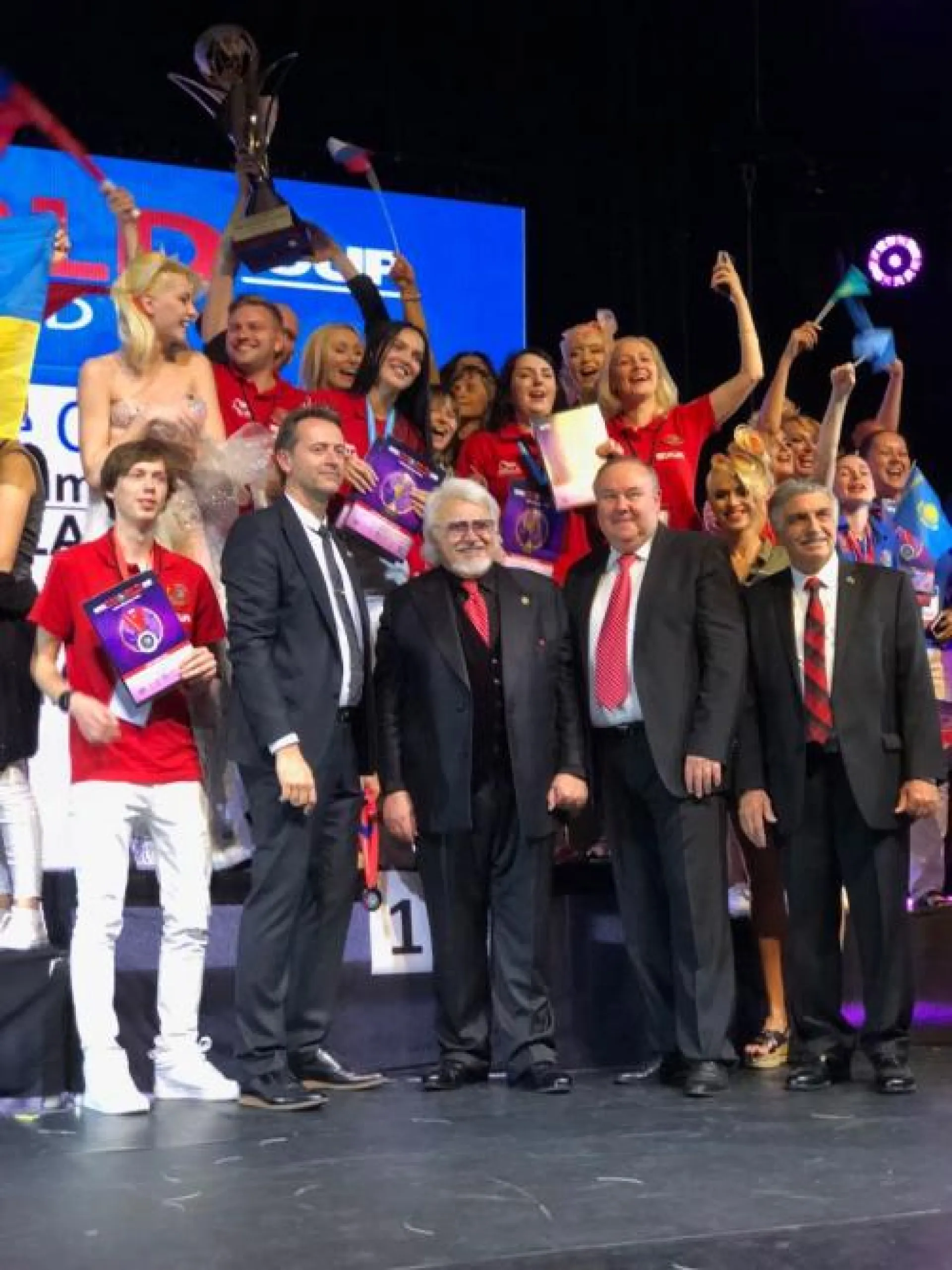 Барнаульские парикмахеры заняли 2 место на чемпионате мира в Париже