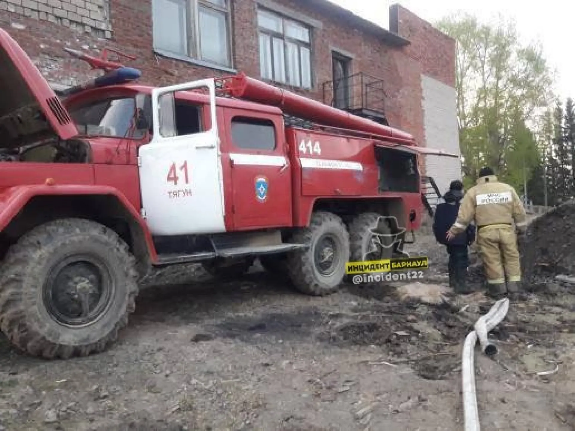 Сгорело здание лесхоза в Заринском районе