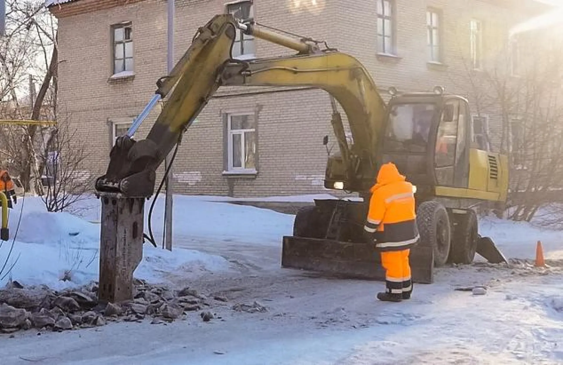 Коммунальные аварии частично устранили в Барнауле
