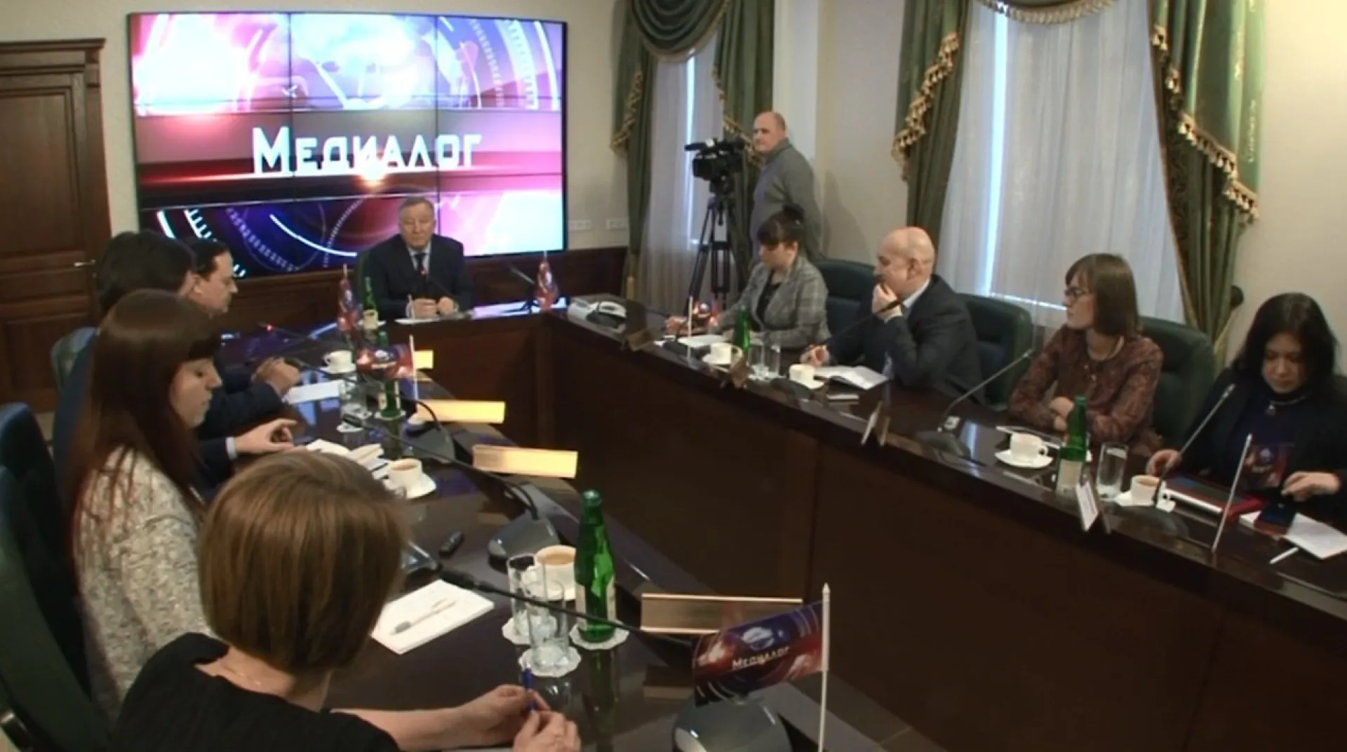 «Медиалог»: что рассказал губернатор журналистам на первой встрече в 2016 году