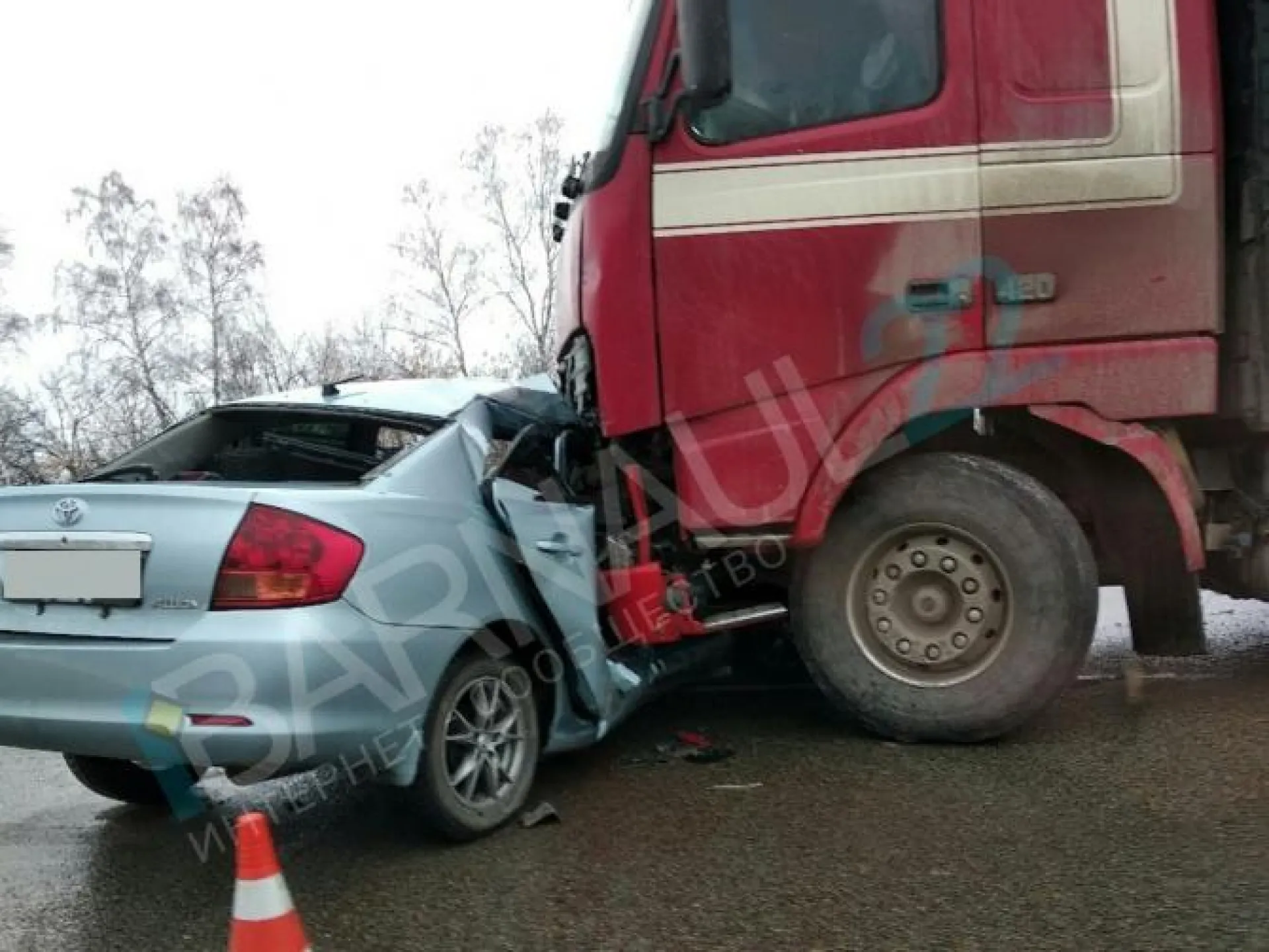 Женщина погибла в ДТП с участием фуры в Алтайском крае