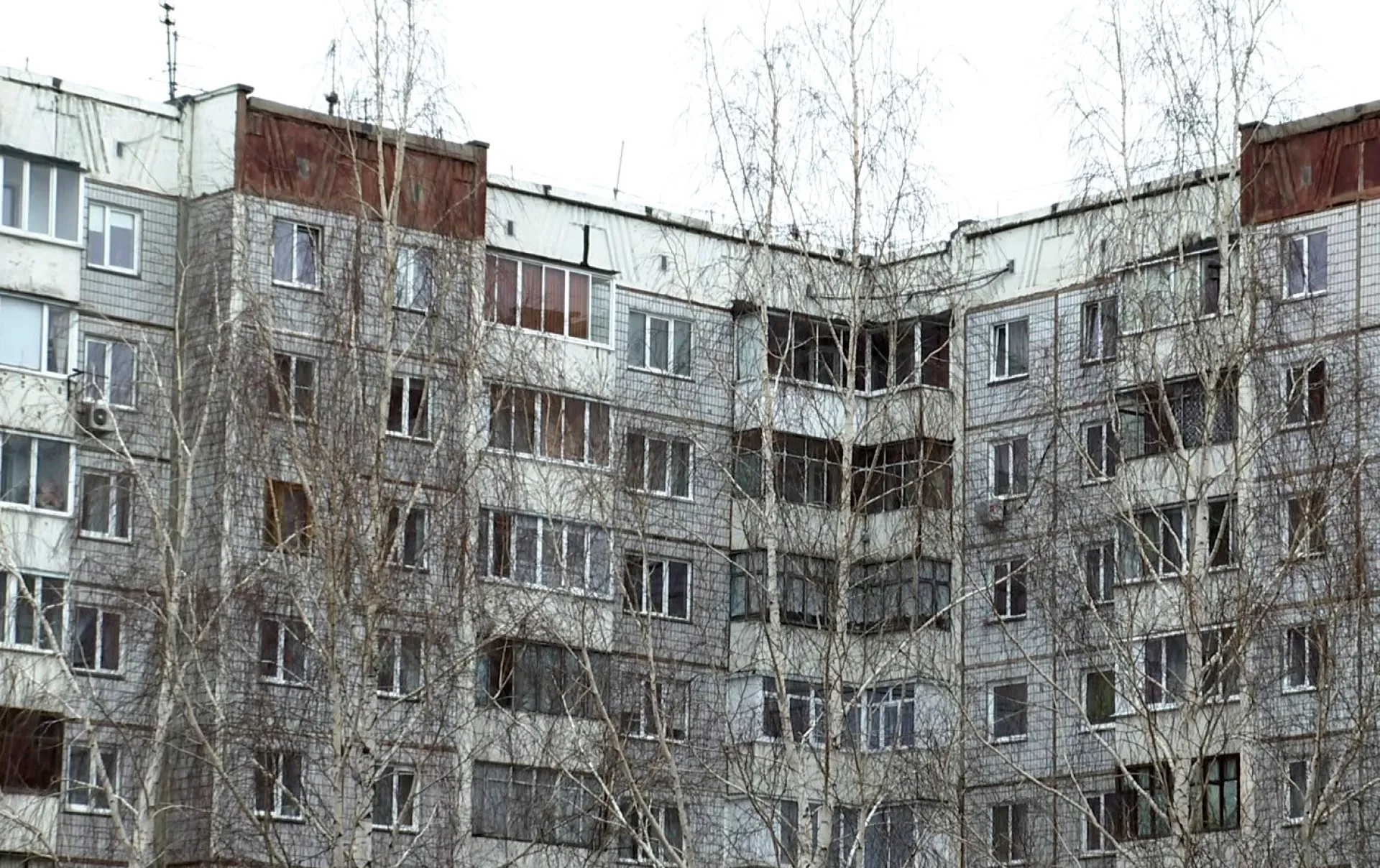 Боятся, что уничтожат документы: жильцы барнаульской многоэтажки не могут сменить управляющую компанию