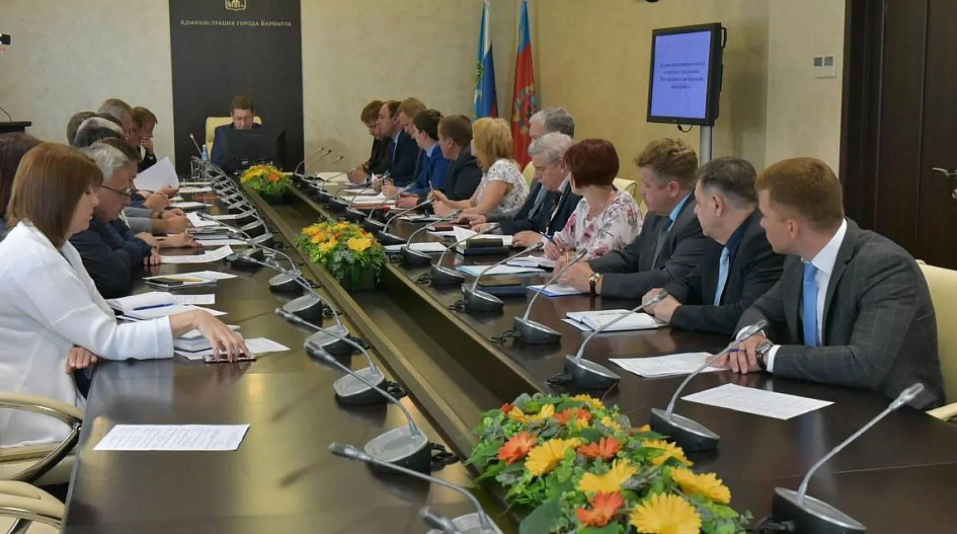 Сергей Дугин обсудил подготовку к празднованию Дня города