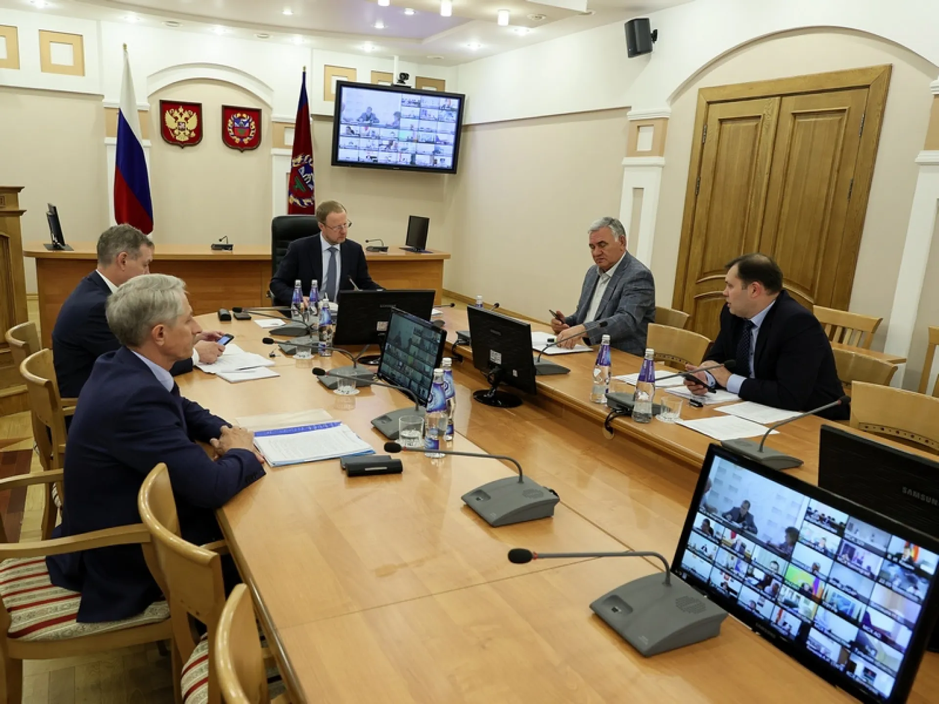 Виктор Томенко провел заседание комиссии «Сельское хозяйство» Госсовета России