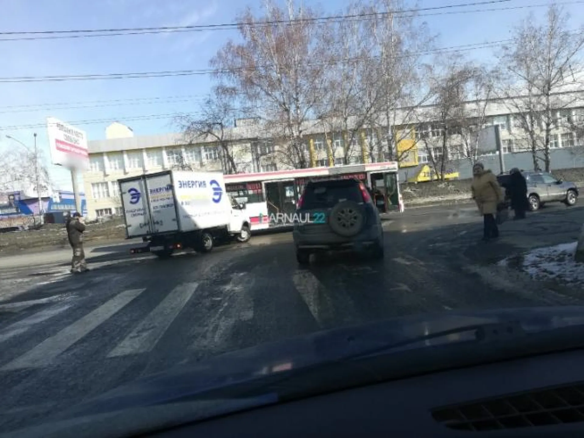 ДТП с участием автобуса и «газели» произошло в Барнауле