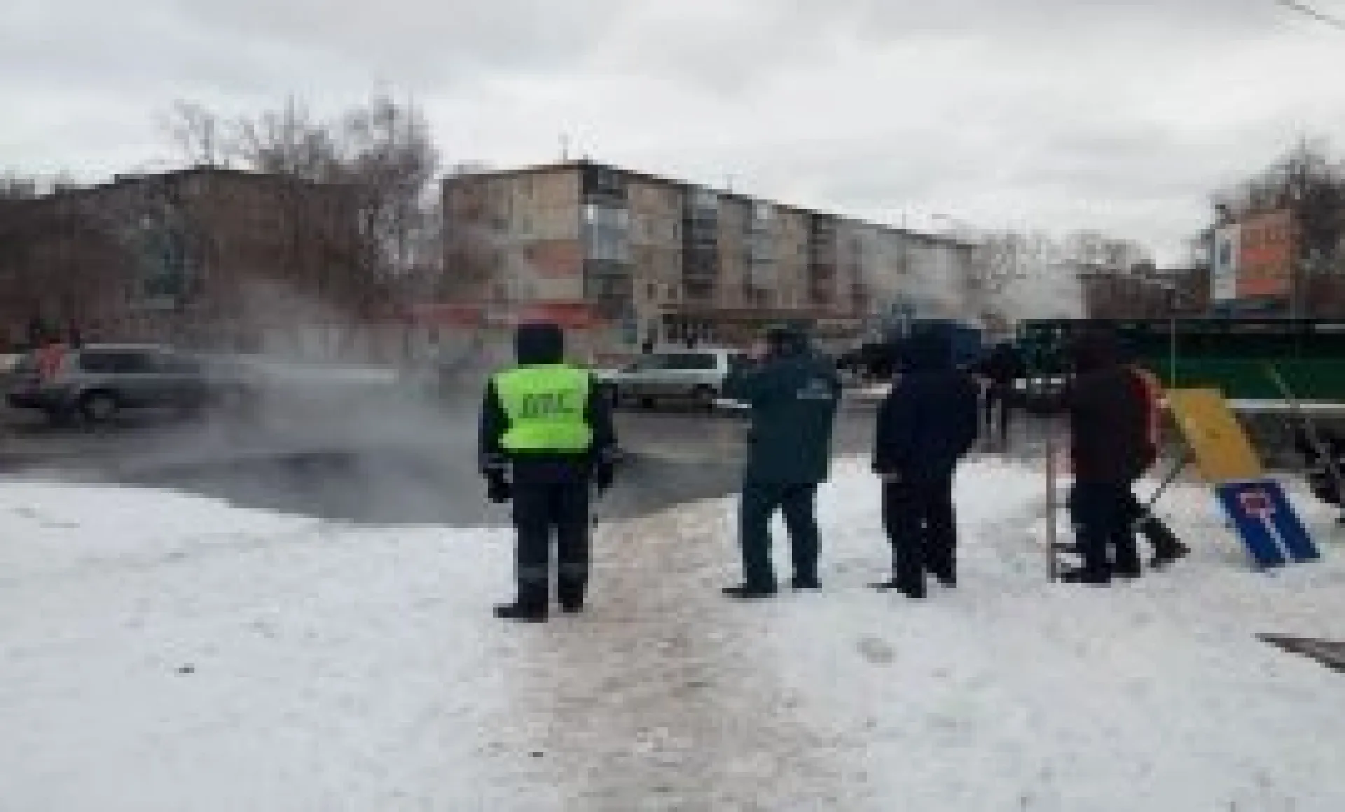 Стали известны причины образования ямы на дороге в Барнауле