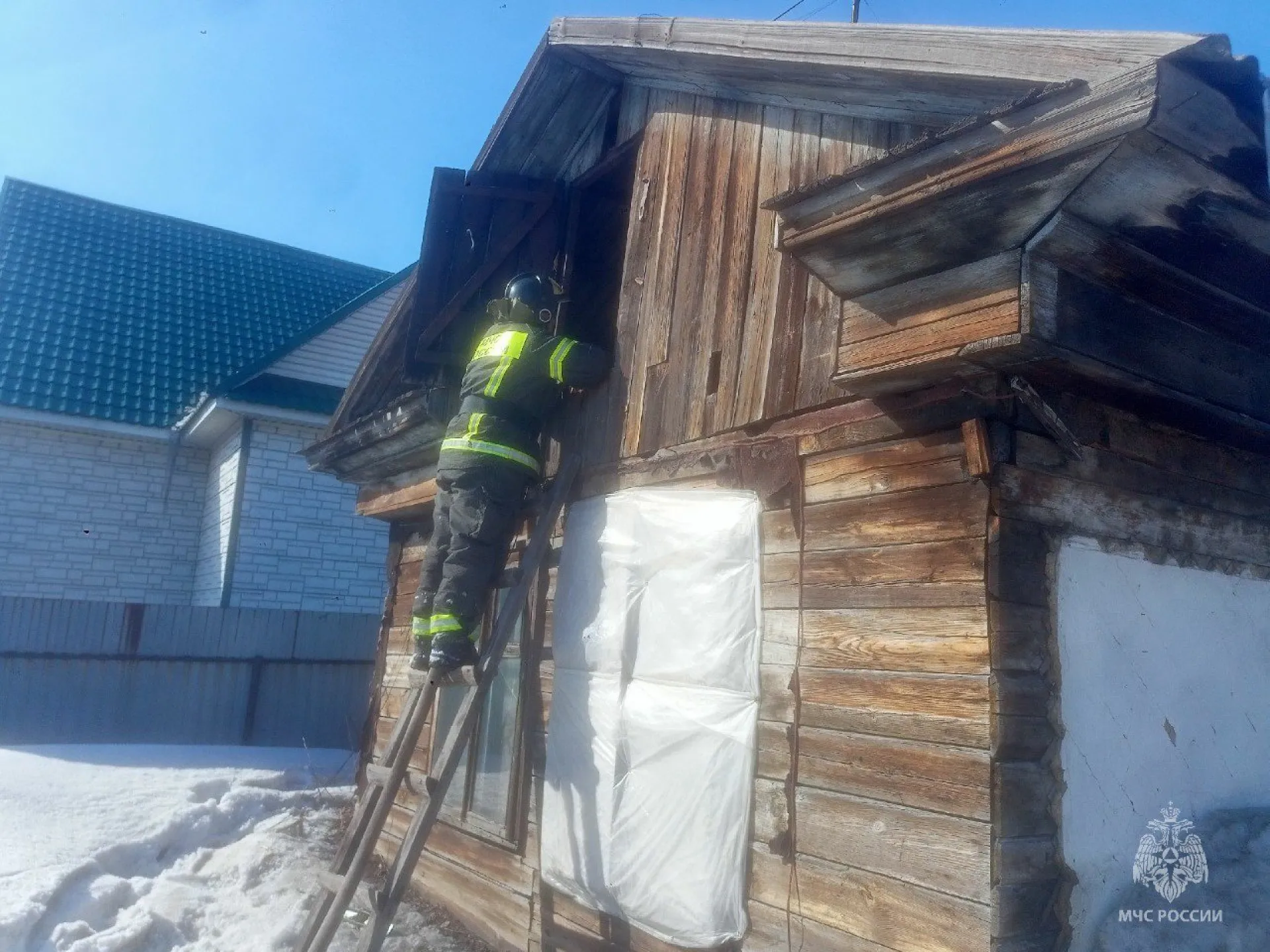 Два человека погибли на пожаре в Камне-на-Оби