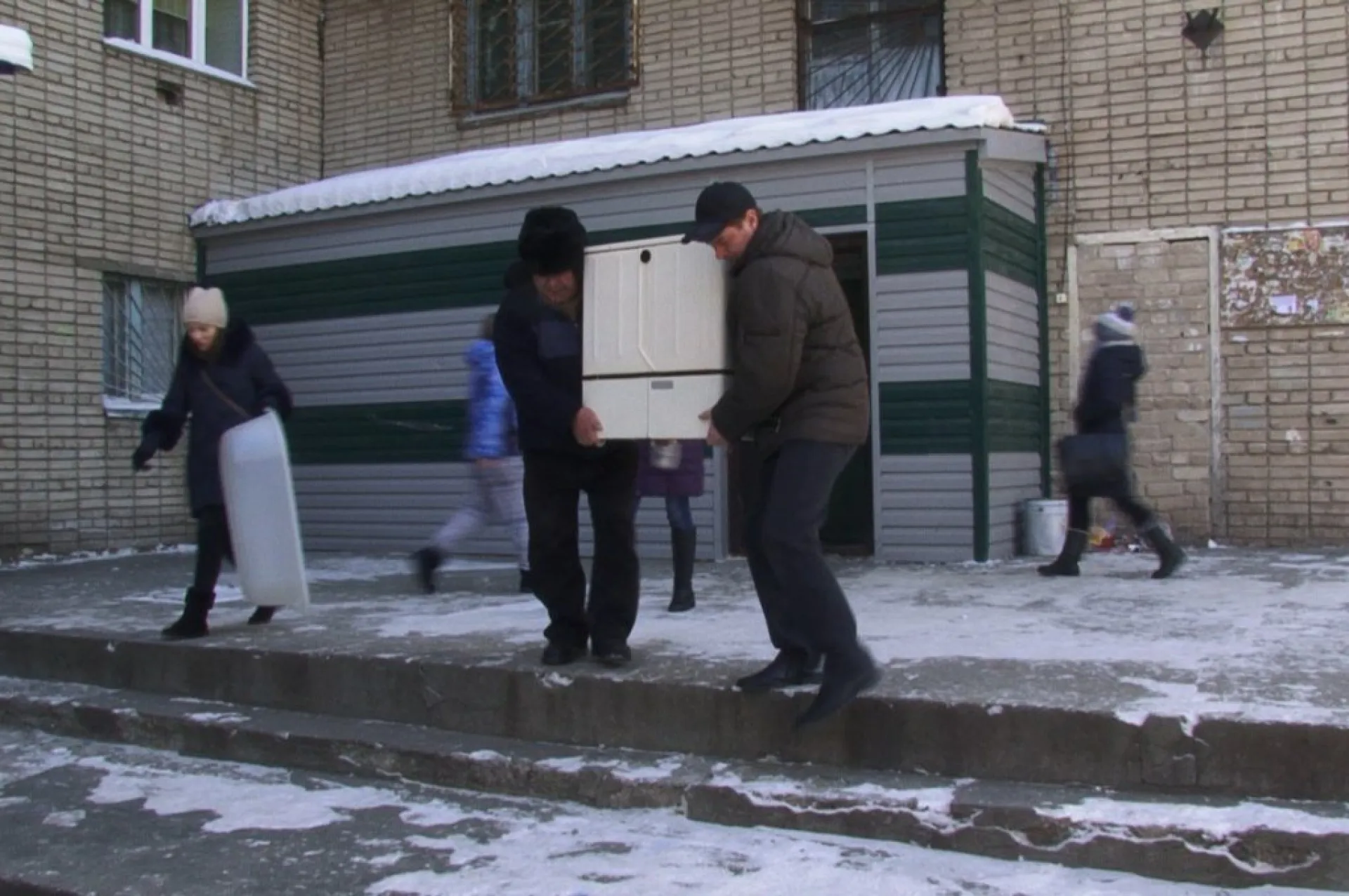 «Могу помочь»: жительнице села Алтайское подарили стиральную машину