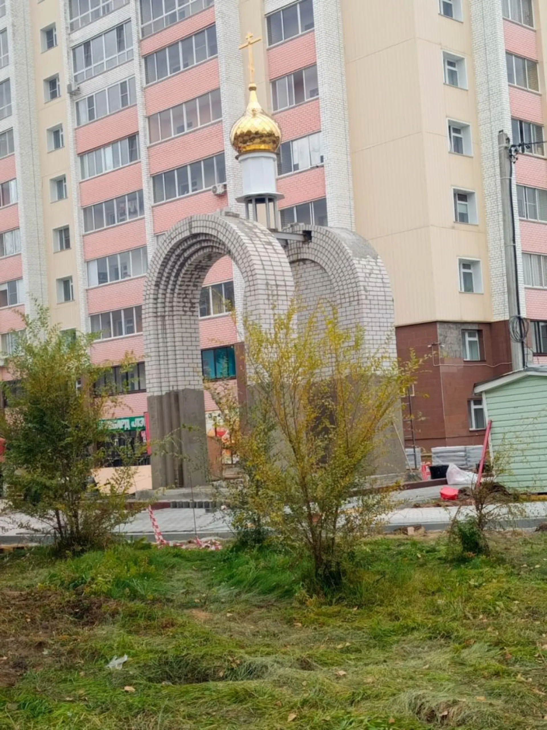 Купол нового объекта памяти защитников Отечества освятили в Новоалтайске Купол нового объекта памяти защитников Отечества освятили в Новоалтайске