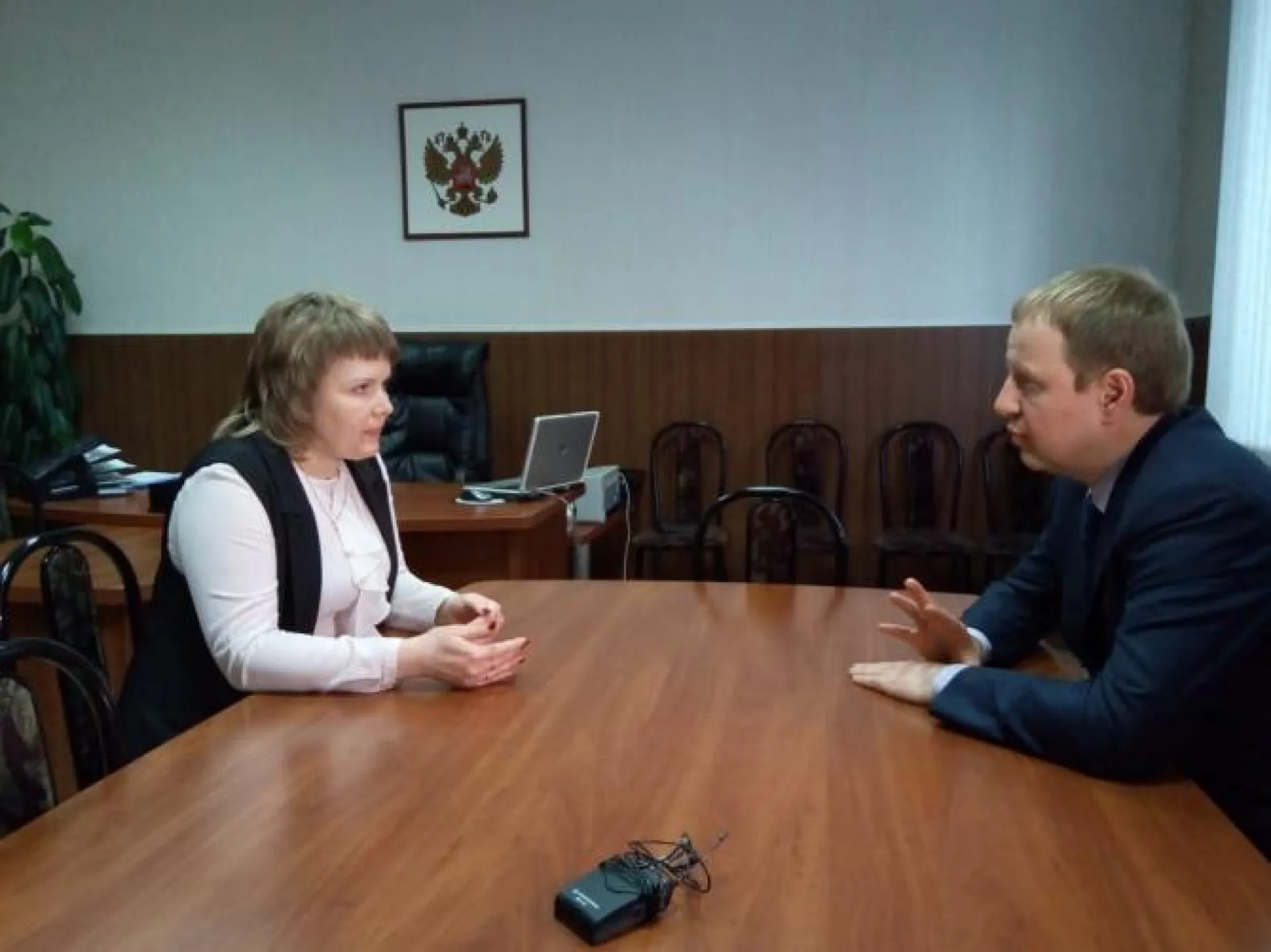 Виктор Томенко встретился с главой Каменского района и местными активистами Виктор Томенко встретился с главой Каменского района и местными активистами