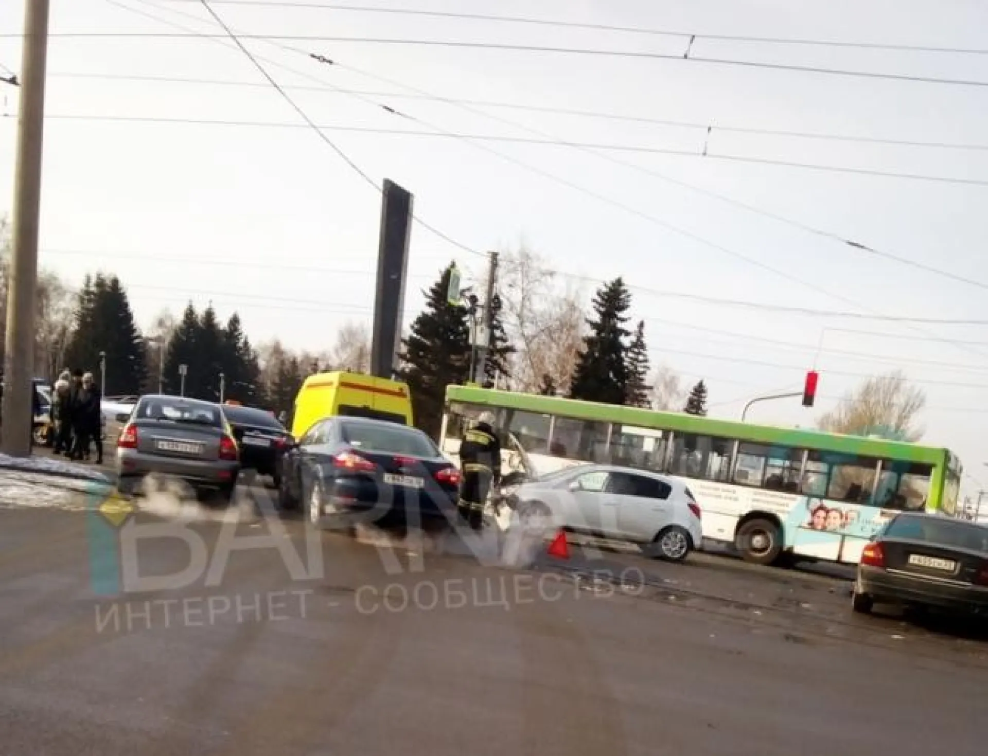 Девушка пострадала в тройном ДТП в Барнауле