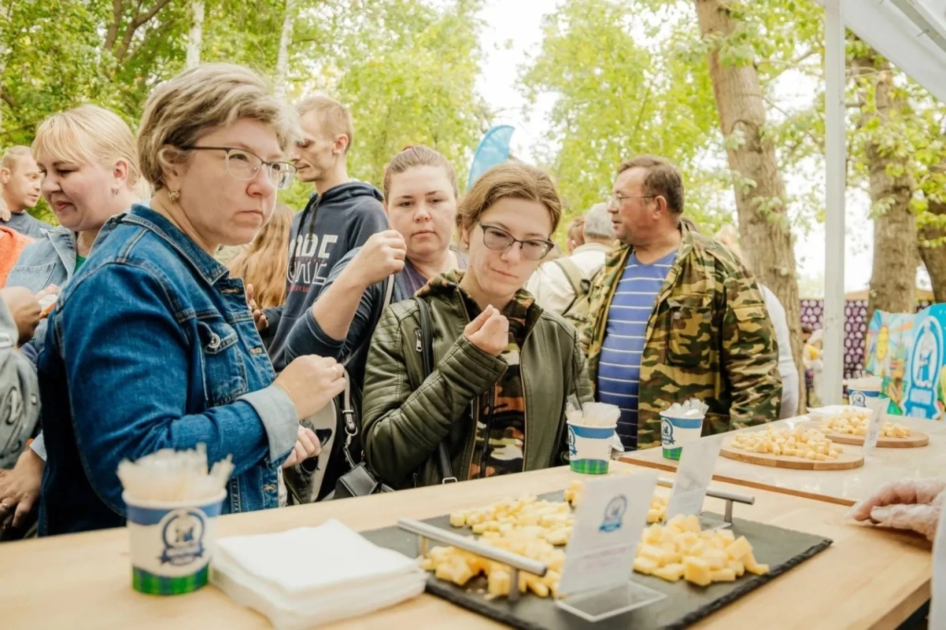 Более двух с половиной тонн продукции и деликатесов приобрели гости гастрономического фестиваля в Барнауле