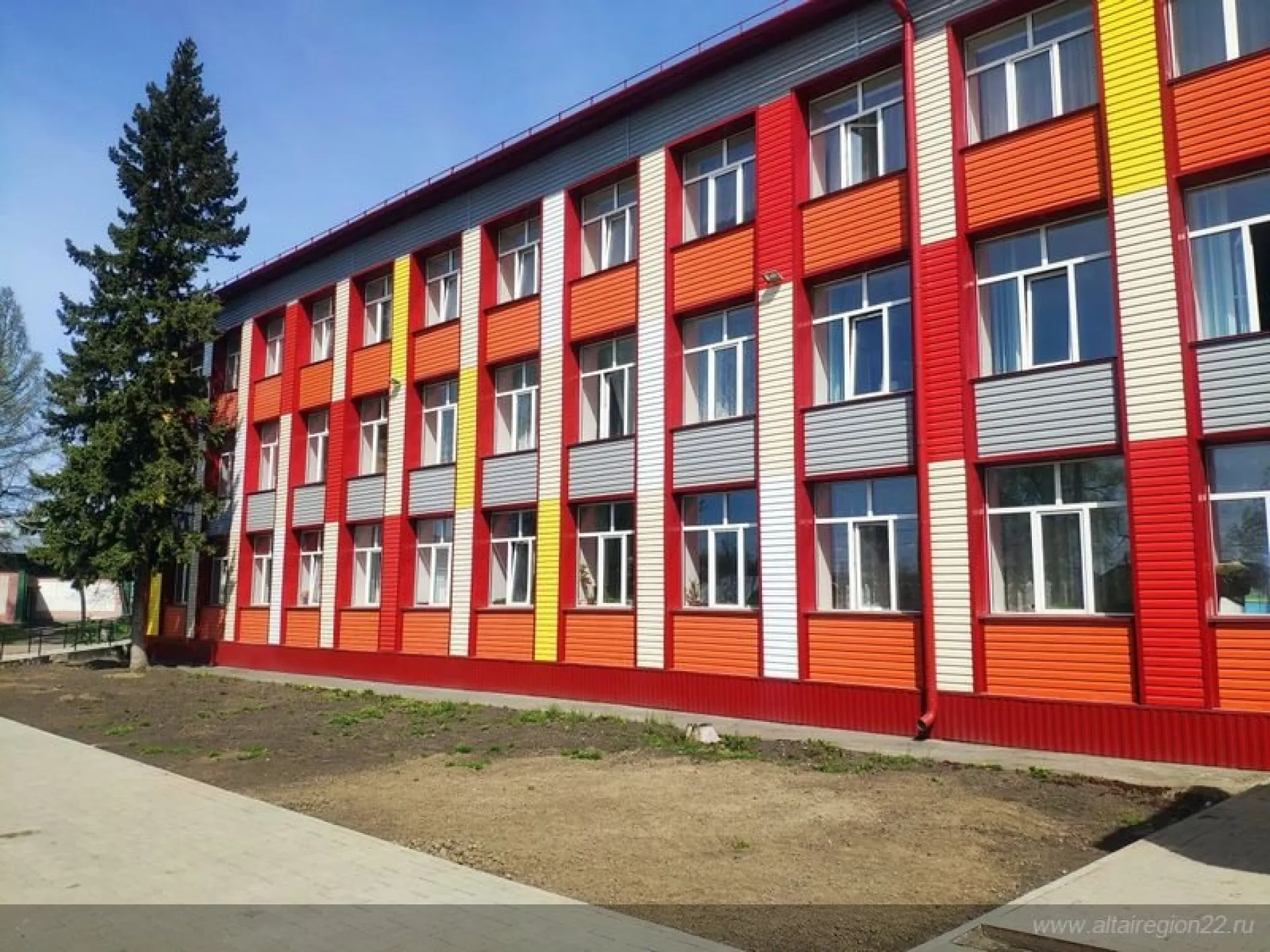 Три школы в Алтайском крае отремонтировали в рамках адресной инвестиционной программы