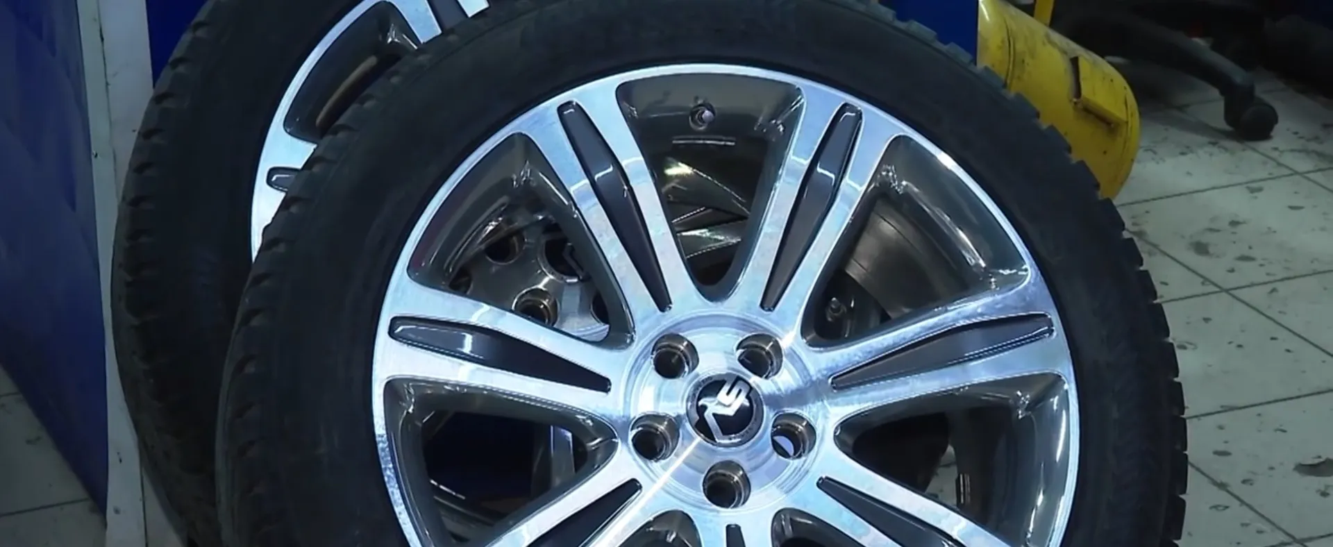 В Госавтоинспекции Барнаула напомнили о правилах поведения на дороге во время гололедицы