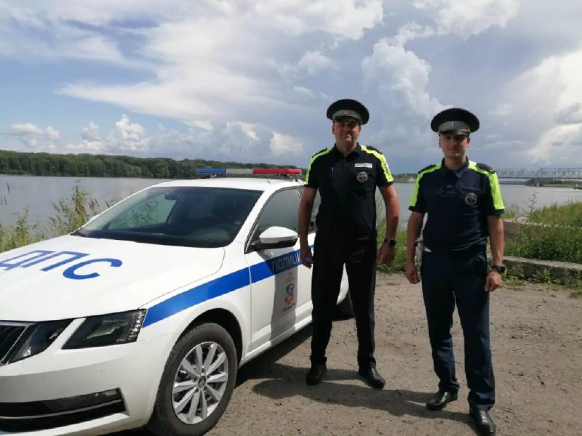 Сотрудники ГАИ спасли автоледи с приступом эпилепсии в Камне-на-Оби