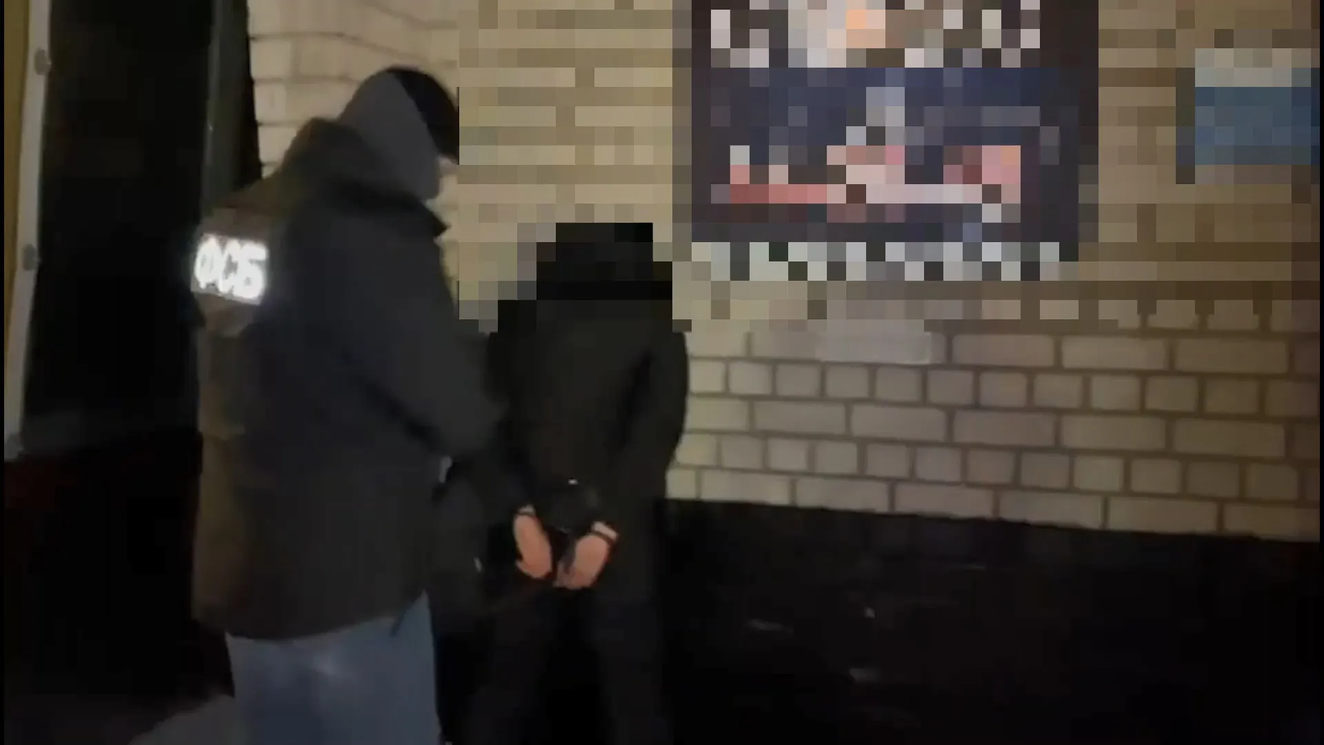 18-летнего жителя Алтайского края задержали за попытку поджога военкомата