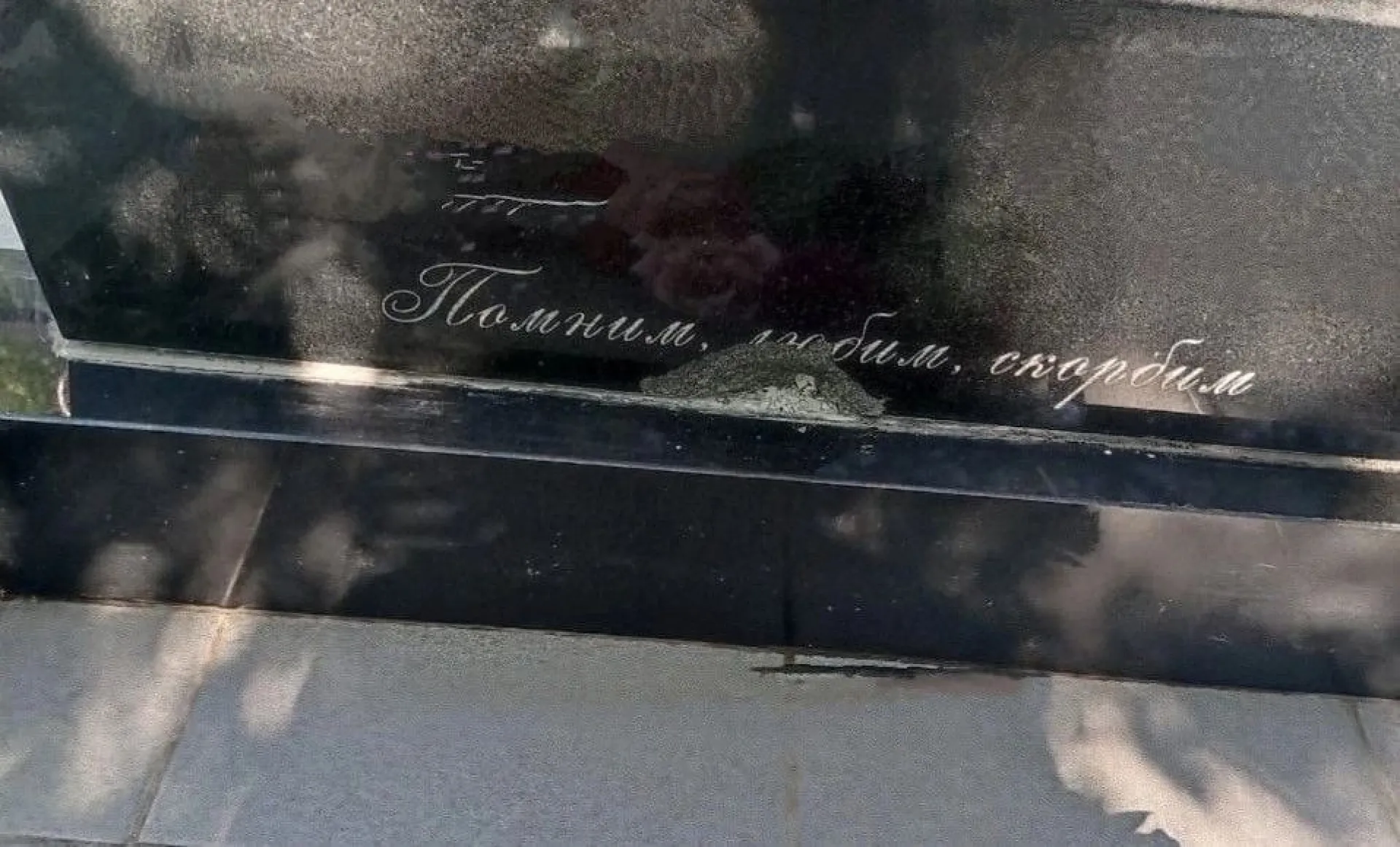 Повредившего захоронения на Шипуновском кладбище вандала задержали