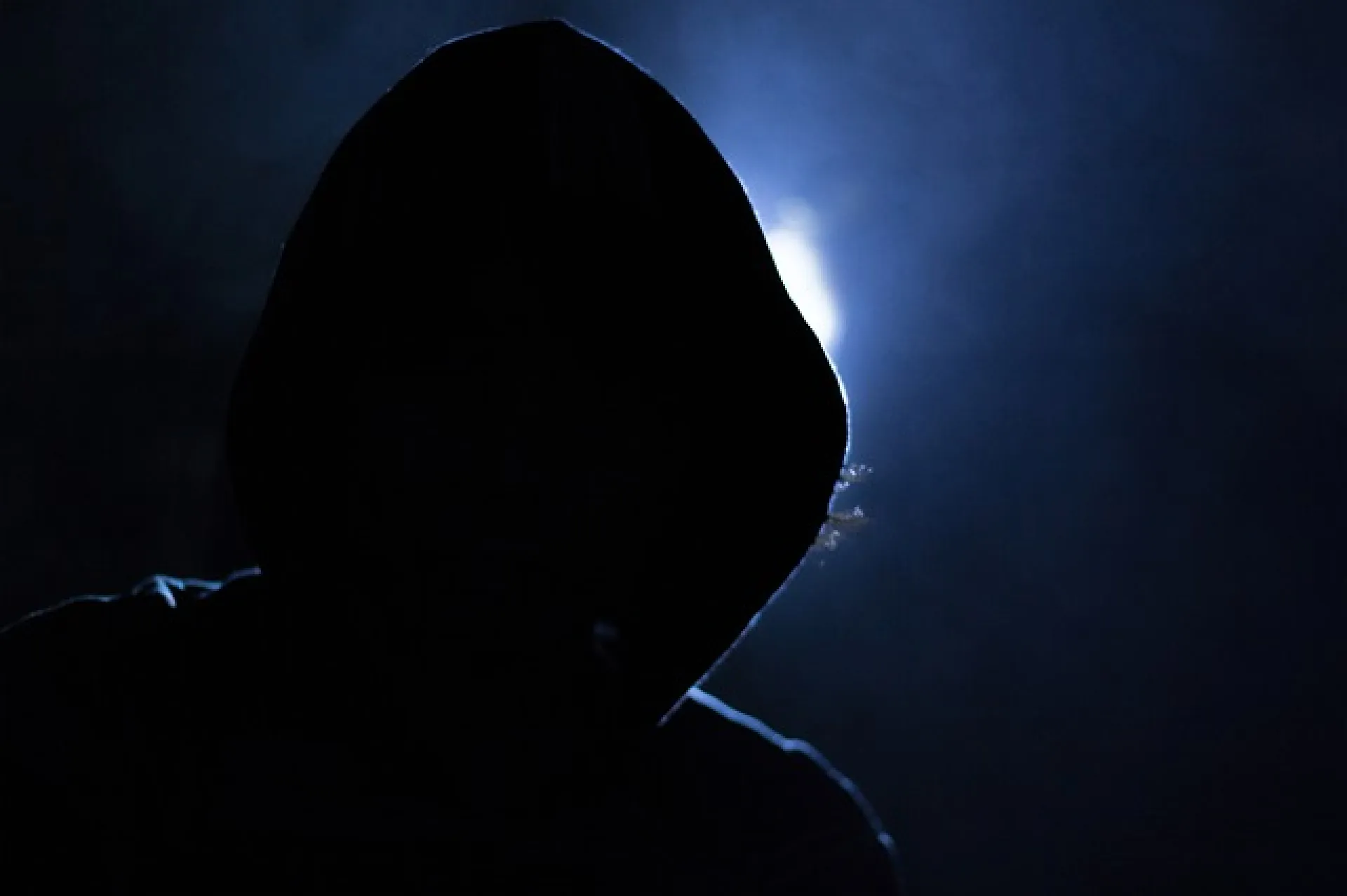 В соцсетях рассказали странную историю похищения человека возле барнаульского ТЦ