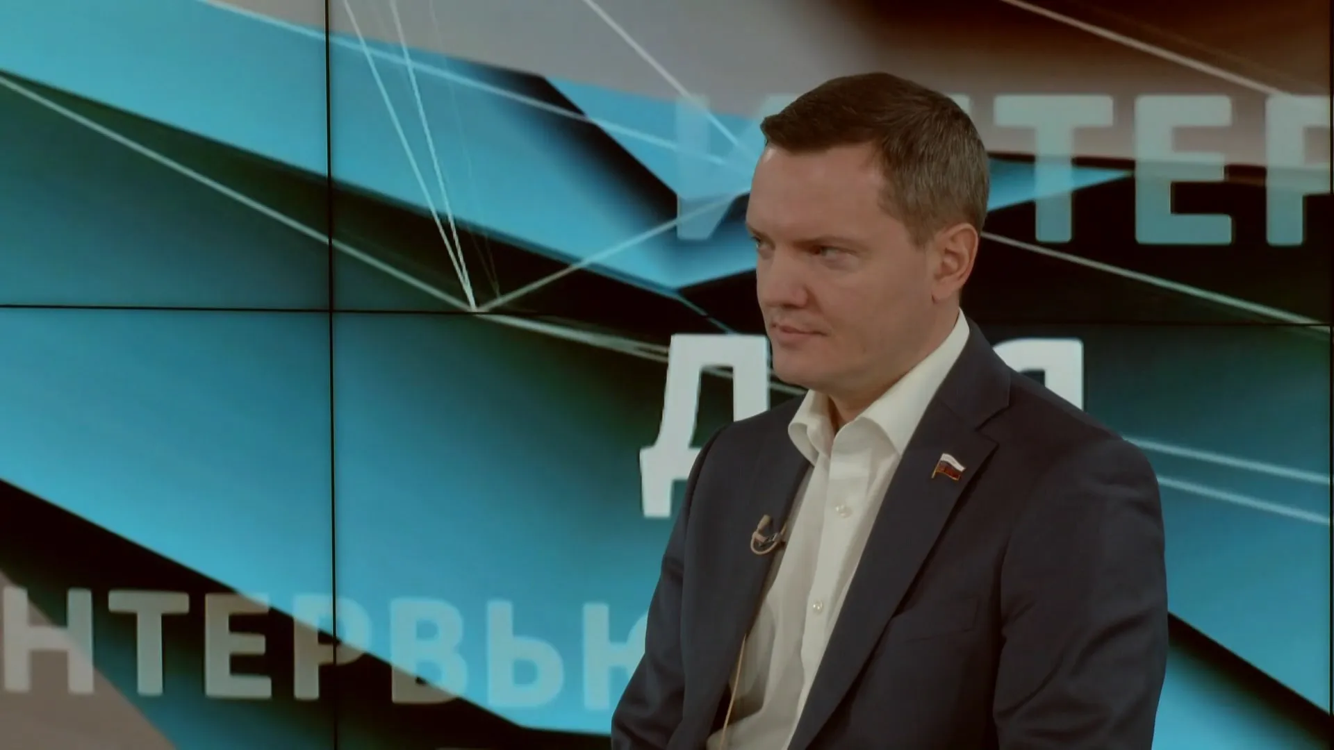 Депутат Госдумы рассказал о повышении МРОТ и законе о публичной власти в России